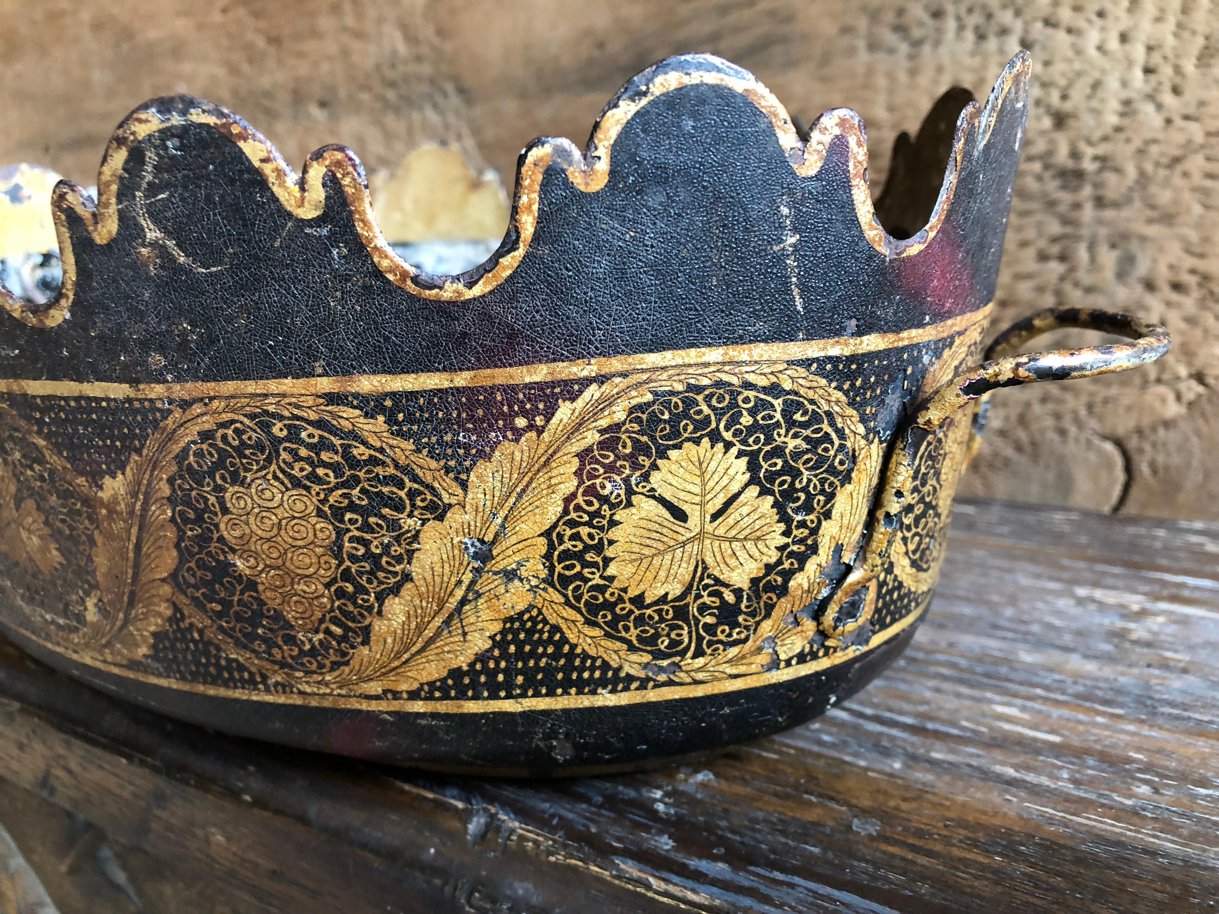 Gilt Tole Monteith, 18th Century In Good Condition In Doylestown, PA