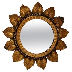 Specchio Hollywood Regency Starburst con foglie di vite dorate, Toleware Tole 1960s Italia