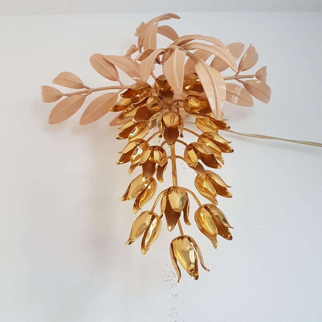 Hollywood Regency Gilt Wall Lamp with Wisteria Flowers by Hans Kögl for Unknown, 1970s For Sale