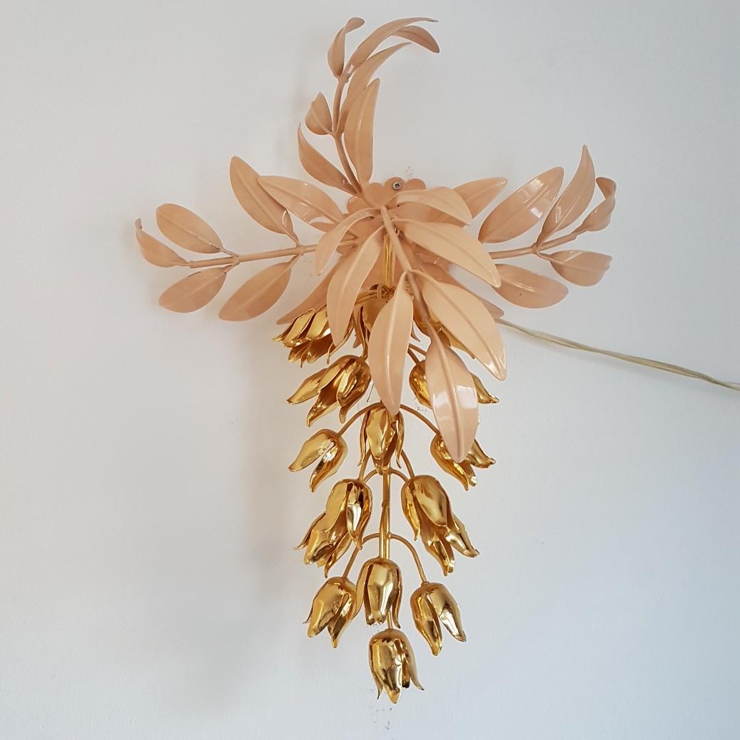 Gilt Wall Lamp with Wisteria Flowers by Hans Kögl for Unknown, 1970s In Good Condition For Sale In Valkenswaard, NL