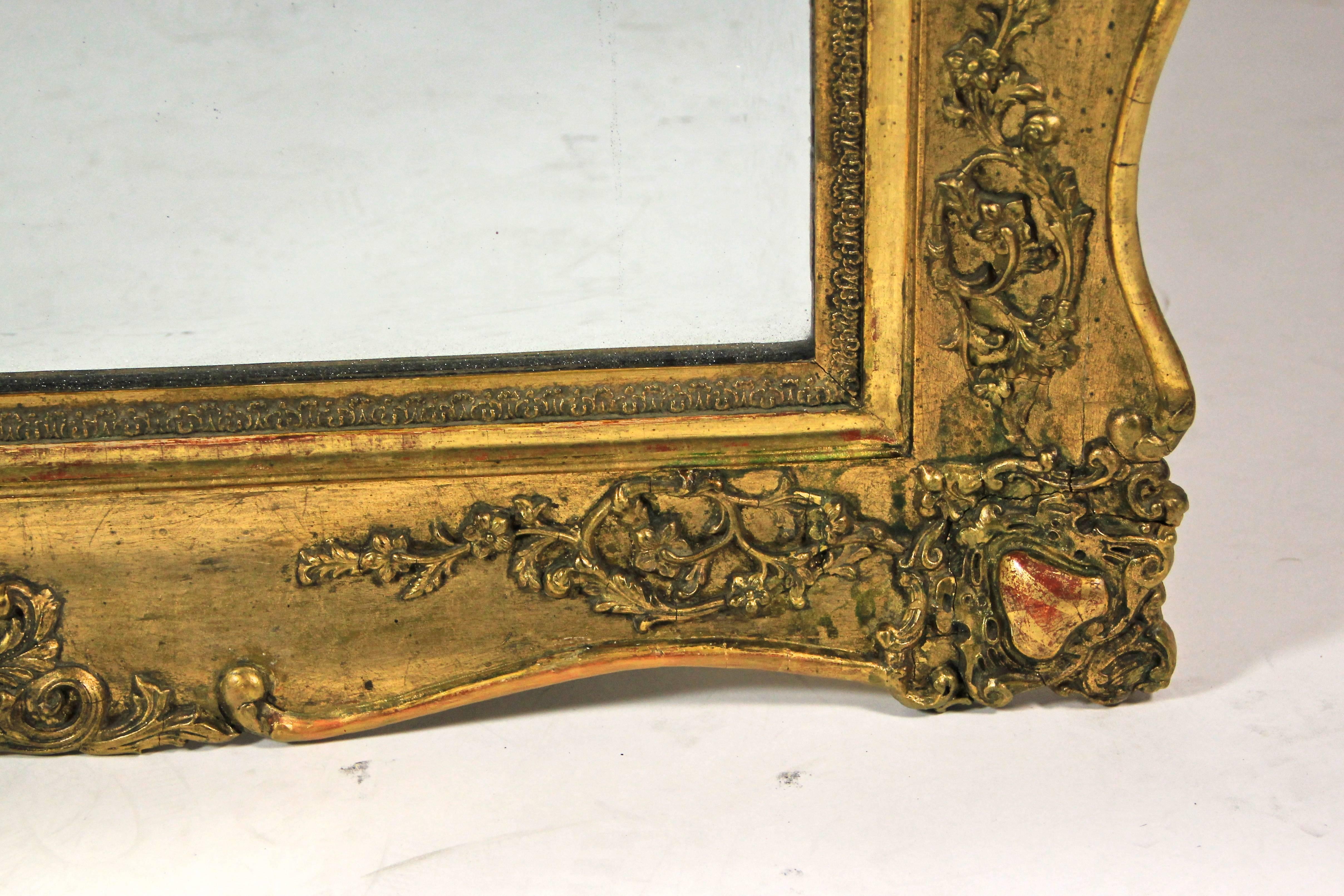 Gilt Wall Mirror with Stucco Works Biedermeier Period, Austria, circa 1830 For Sale 1