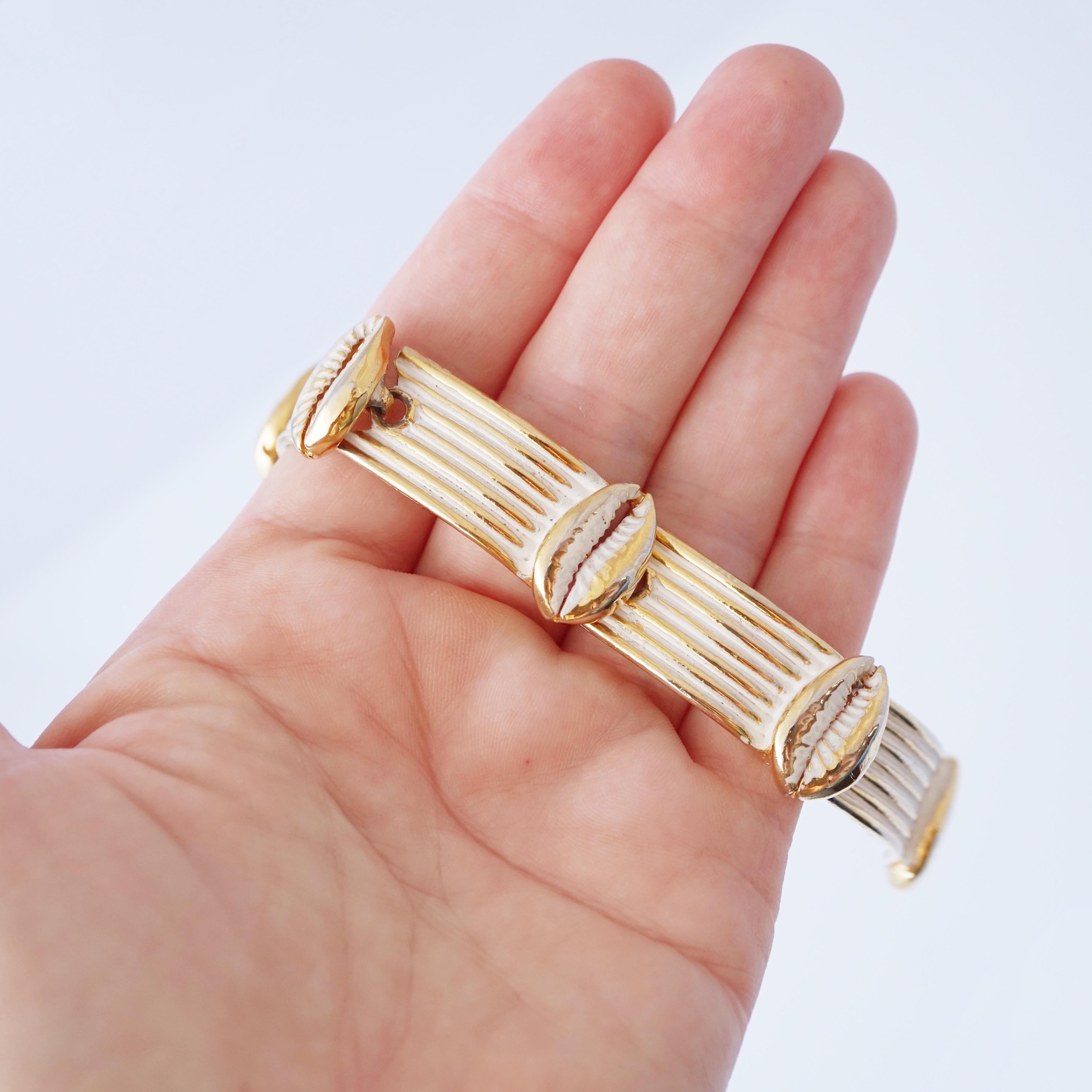 De las mujeres Pulsera de eslabones de concha dorada y esmalte blanco de Frederick Mosell, años 60 en venta