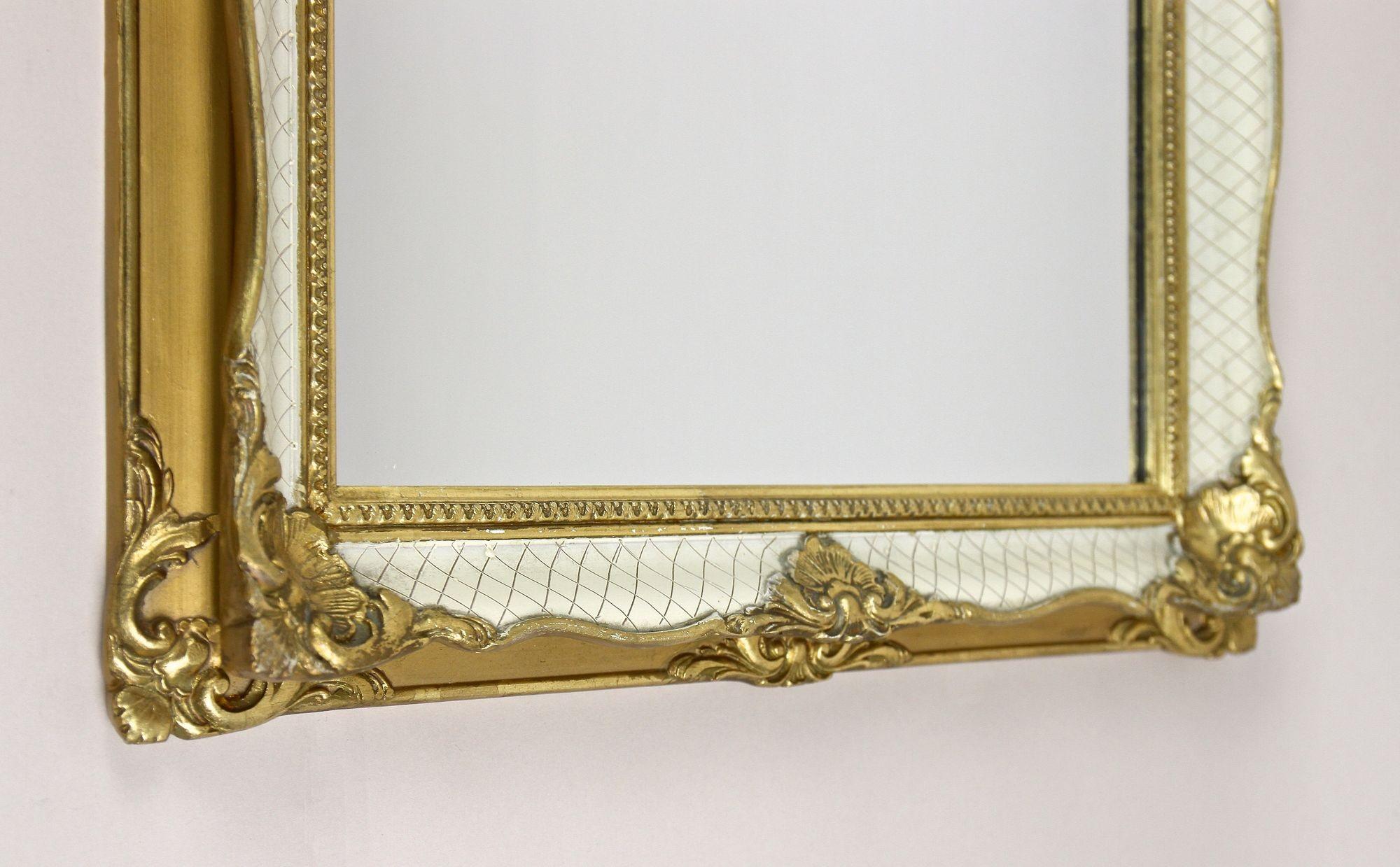 Miroir mural de style rococo vénitien doré/blanc, milieu de siècle - IT vers 1950 en vente 1