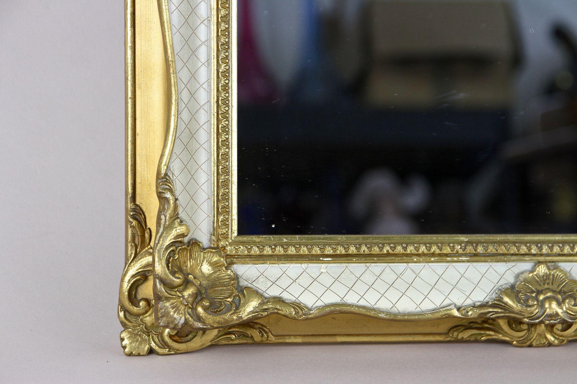 Miroir mural de style rococo vénitien doré/blanc, milieu de siècle - IT vers 1950 en vente 2