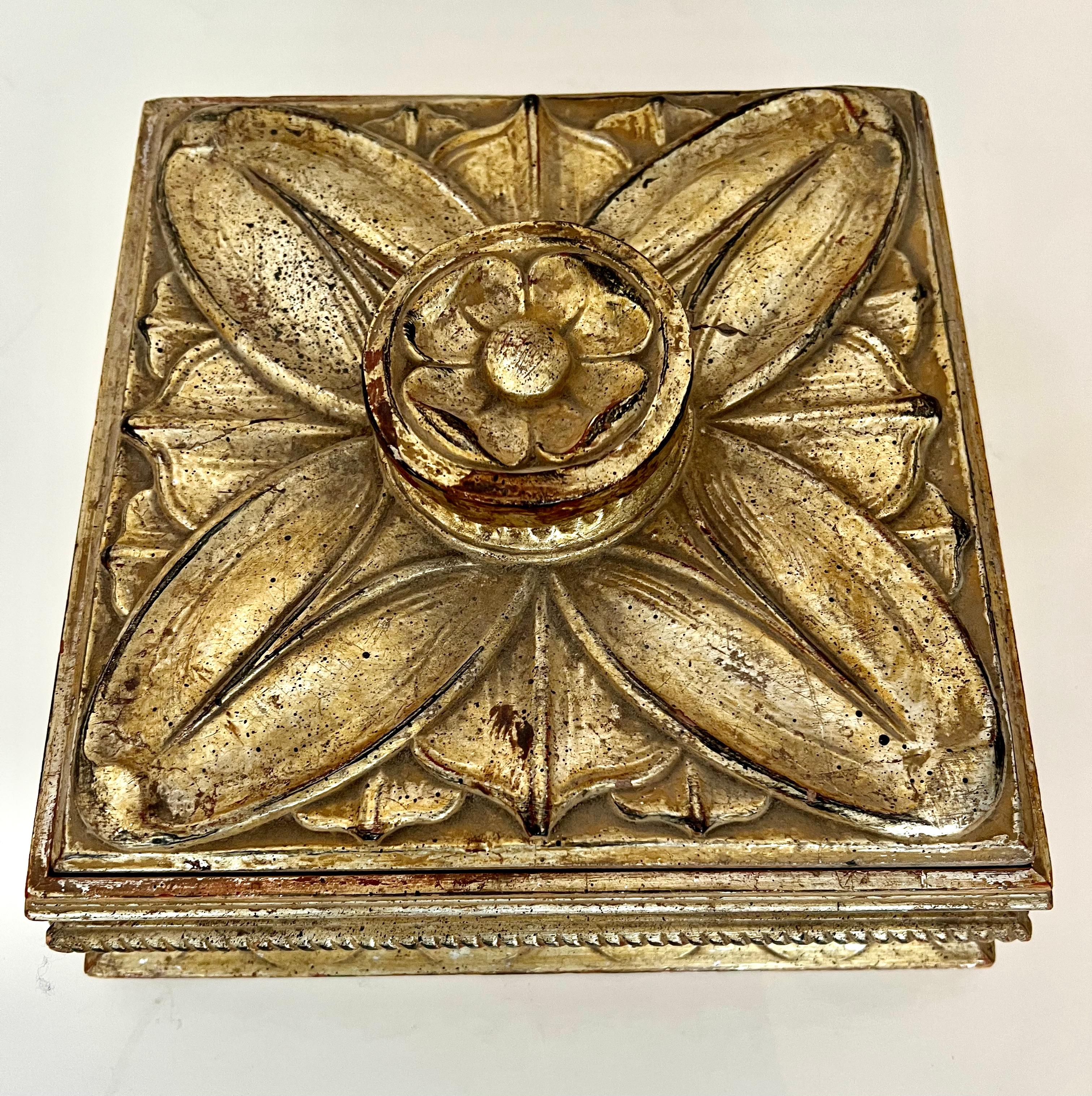 Gilt Wood and Terracotta Hand Carved Italian Lidded Decorative Box  In Good Condition For Sale In Los Angeles, CA