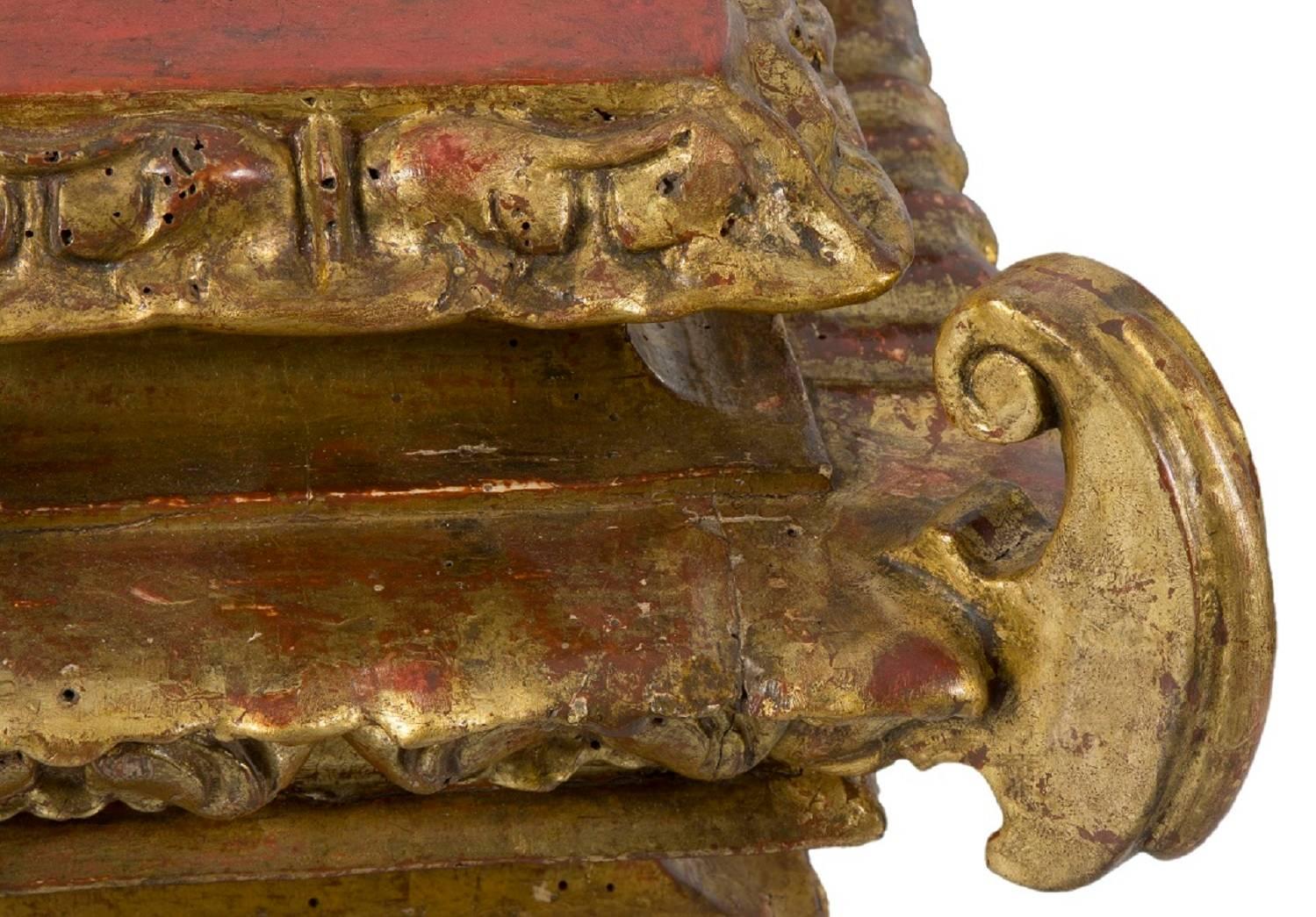 Gilt Wood Base, Baroque, 17th Century In Good Condition In Madrid, ES