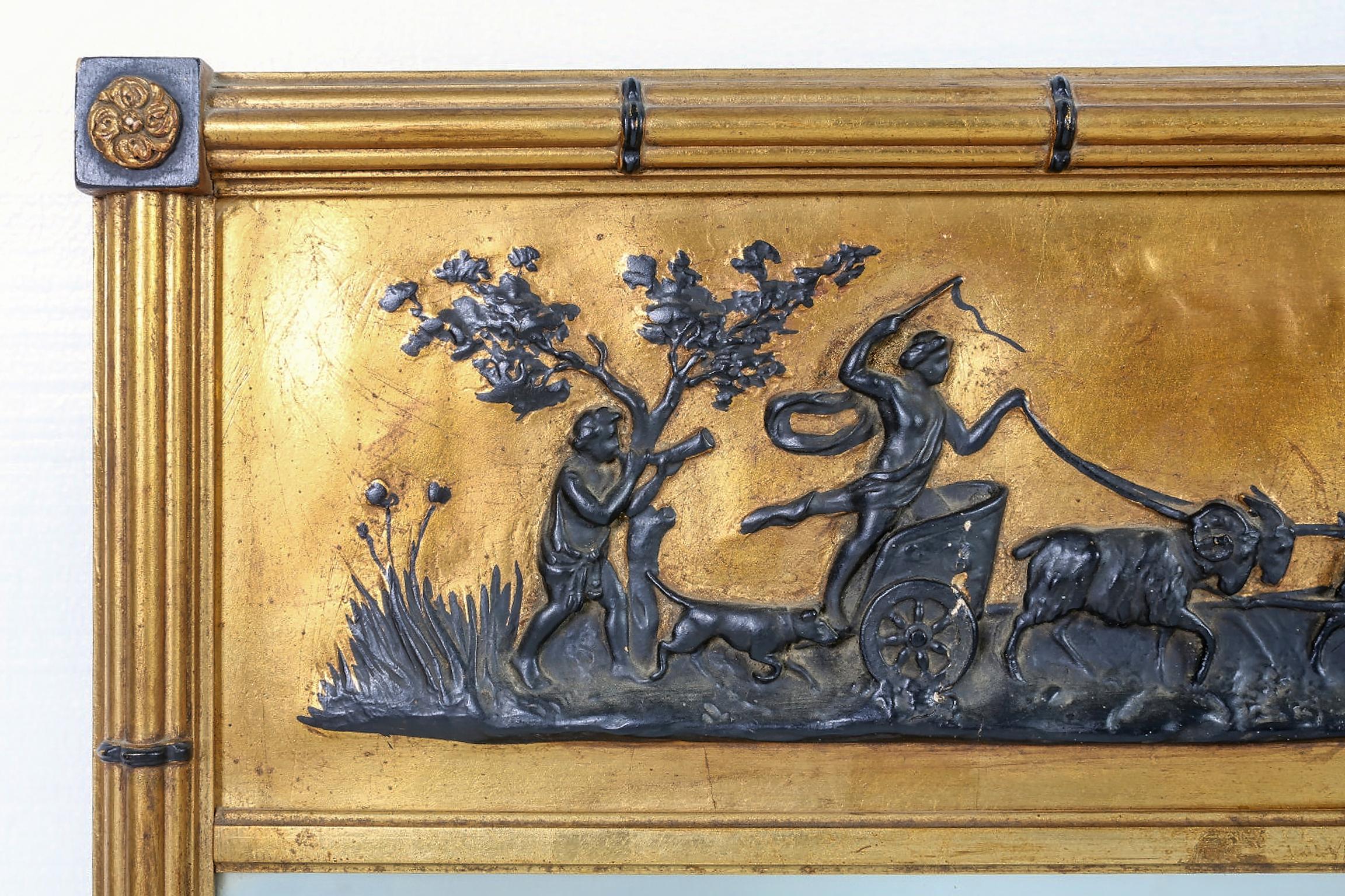 XIXe siècle Miroir mural suspendu en bois doré:: encadré et décoré en vente