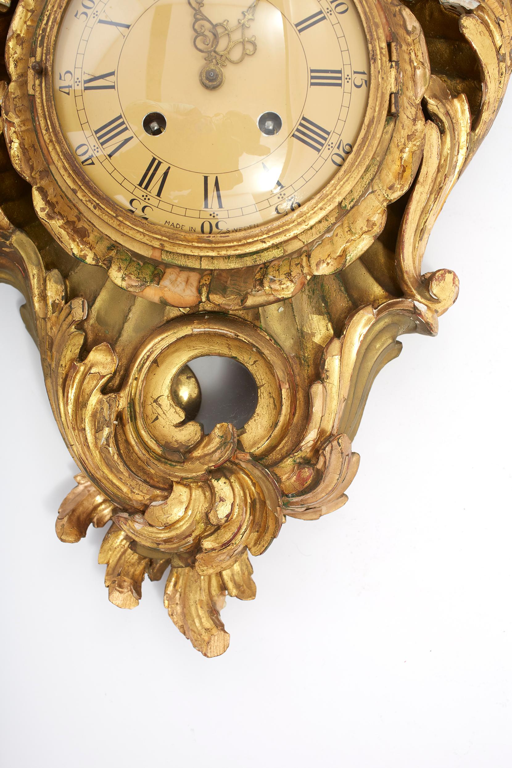 Gilt Wood Framed Swedish Wall Cartel Clock In Good Condition For Sale In Tarry Town, NY