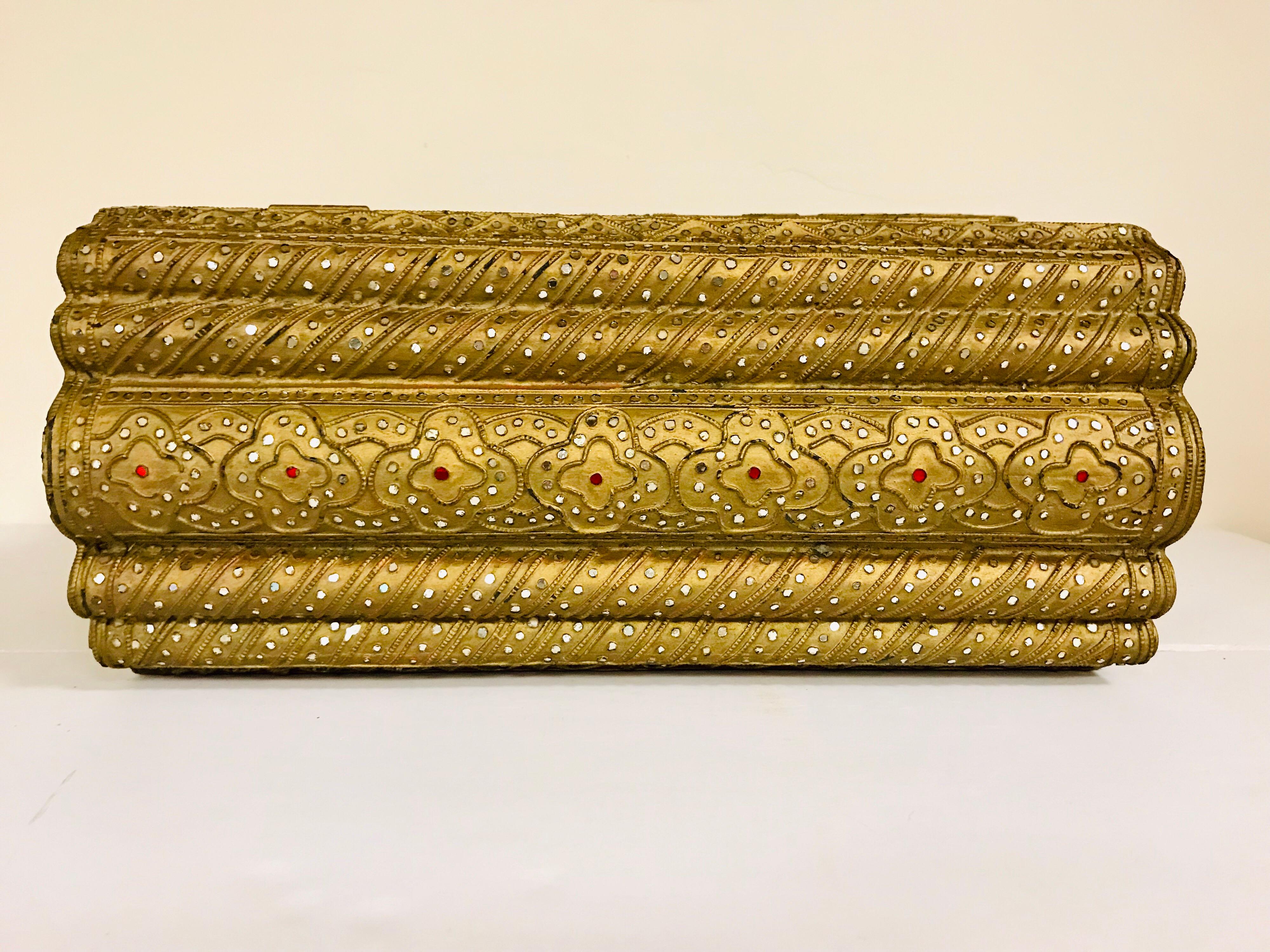 Giltwood Jeweled Box In Good Condition In West Hartford, CT