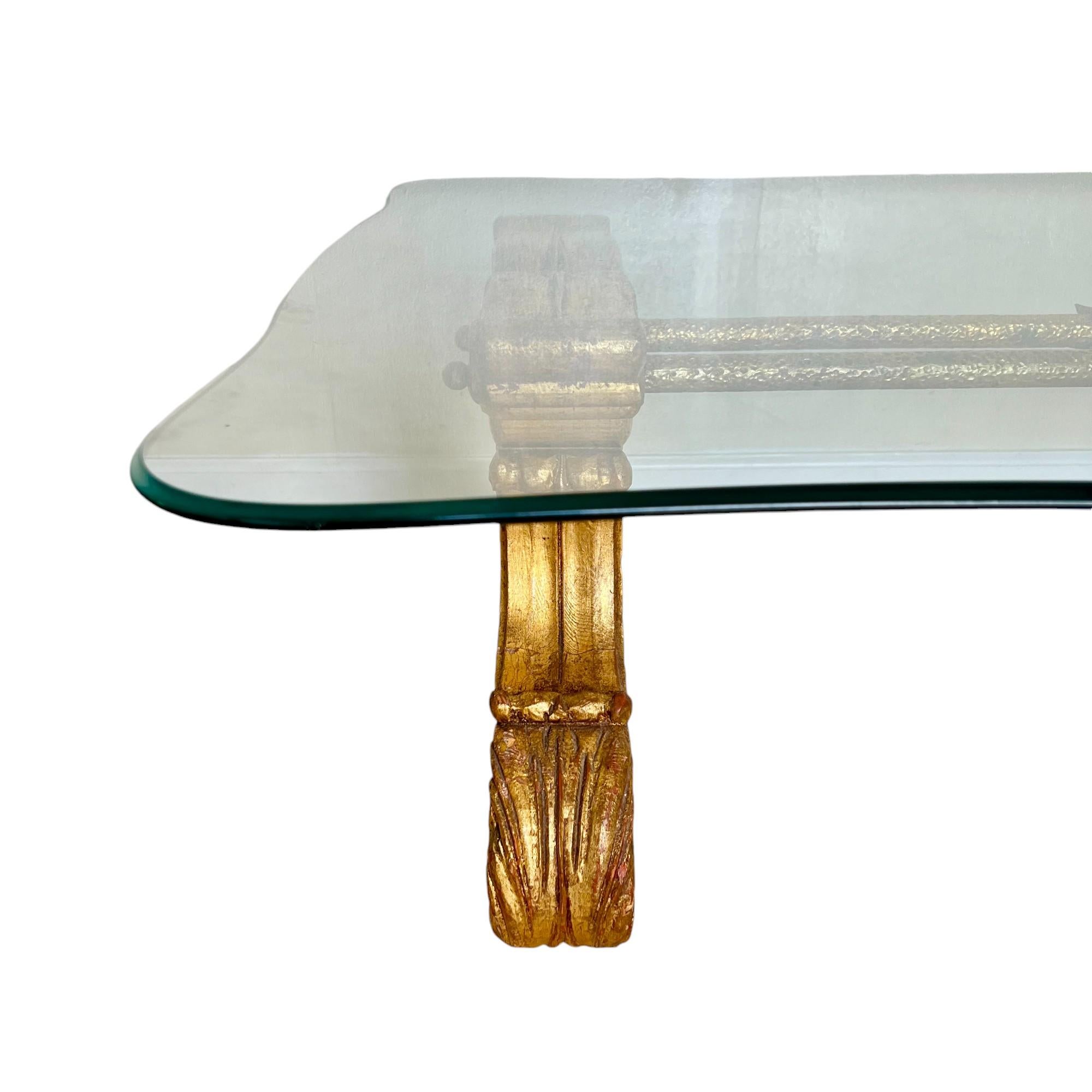 Table centrale en bois et métal doré avec plateau en verre, fin du 19e siècle en vente 4