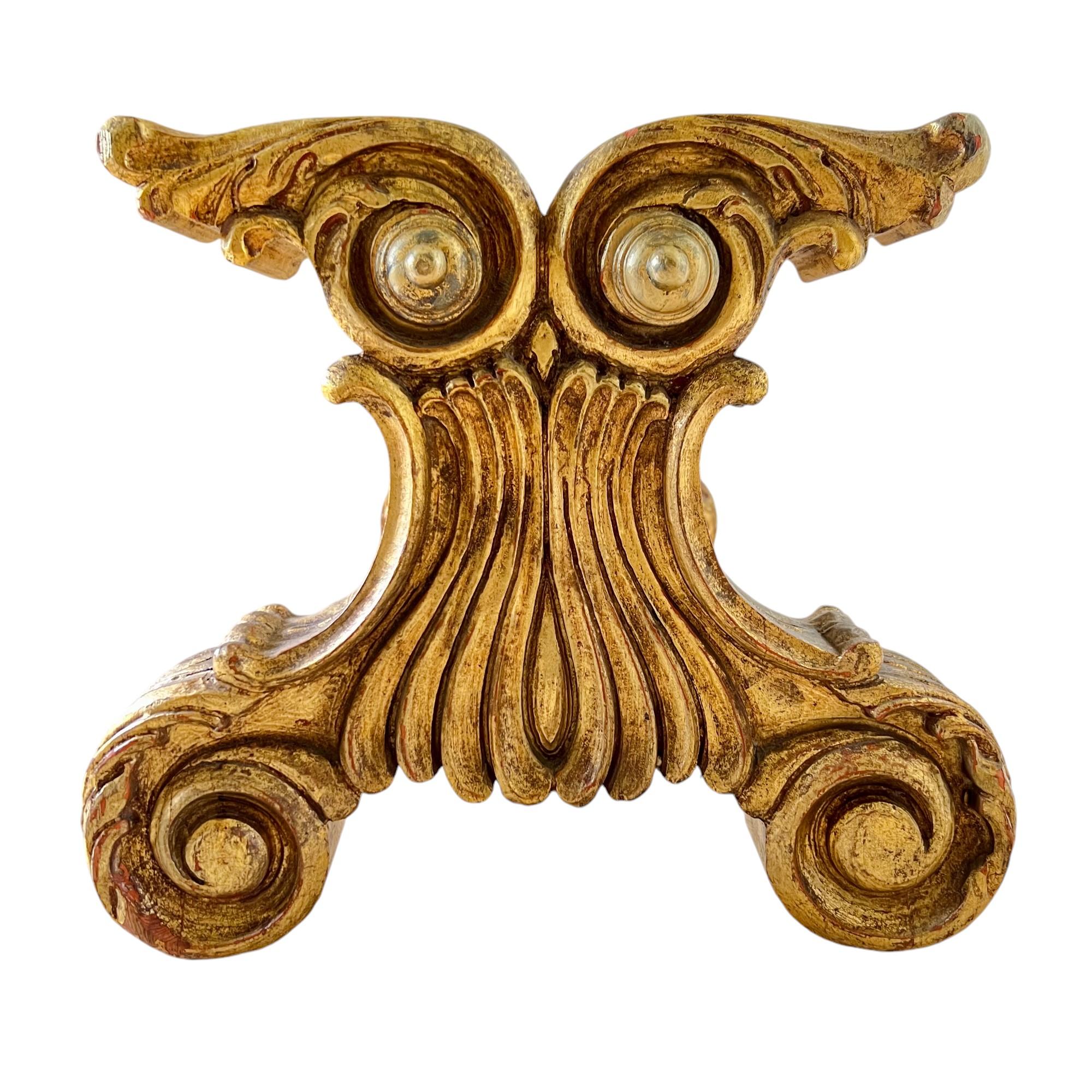 Table centrale en bois et métal doré avec plateau en verre, fin du 19e siècle en vente 1