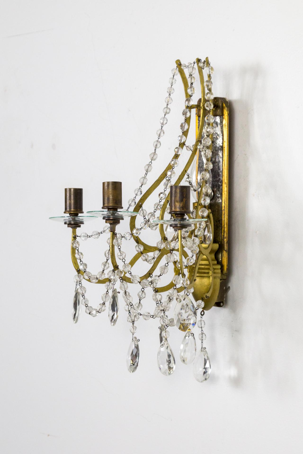 Vergoldetes Holz, Spiegel und Kristall 1-Leuchter mit Kerzenständern, Paar (Belle Époque) im Angebot