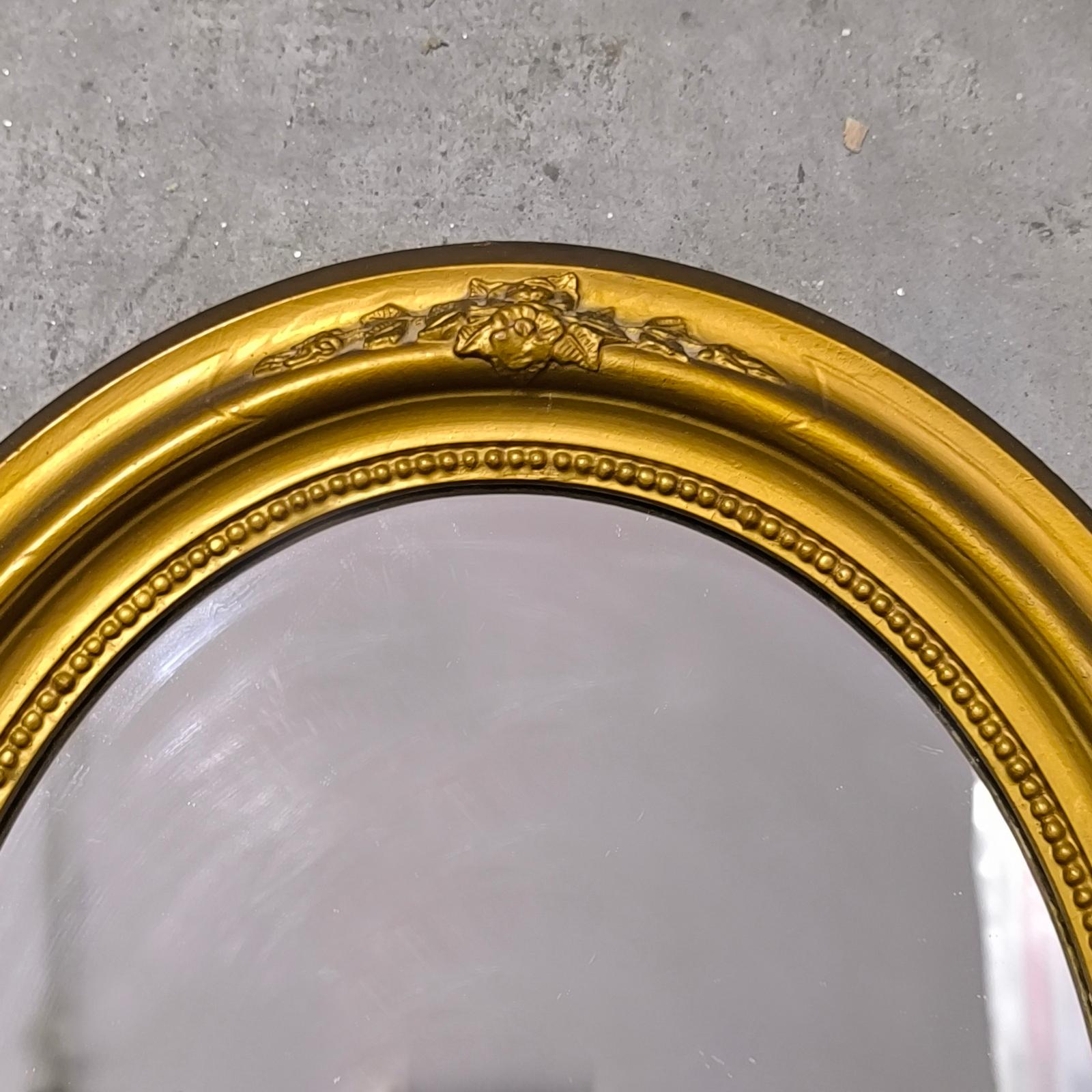Gilt Wood Oval Mirror, France 19th Century In Good Condition For Sale In Bochum, NRW