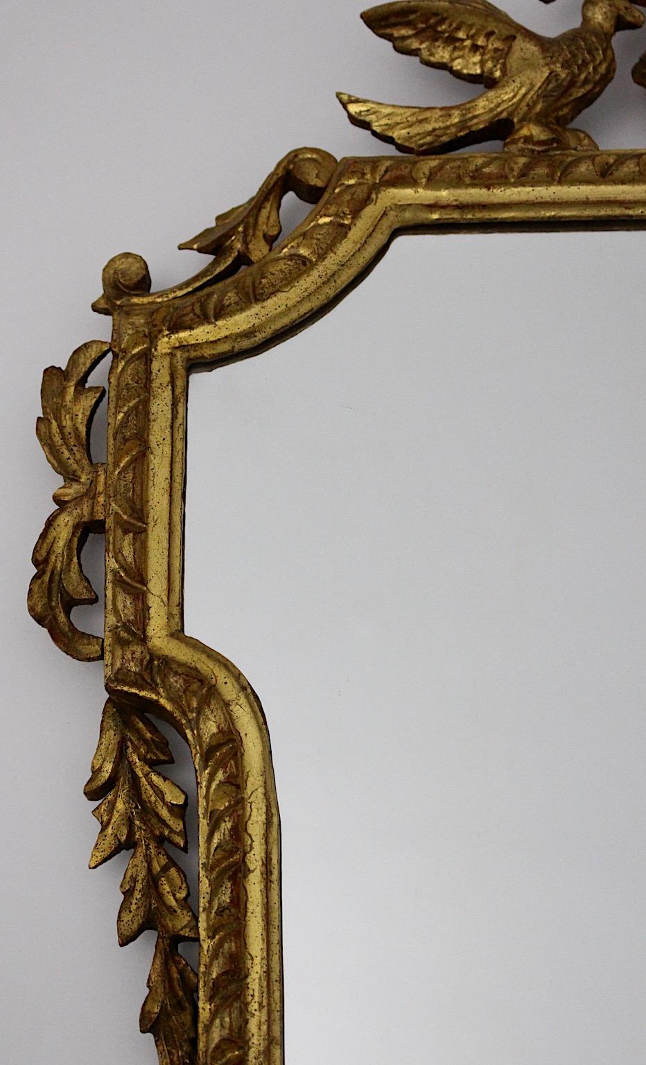 Antique Miroir mural en bois sculpté et doré ou miroir Trumeau Autriche, vers 1795 en vente 3