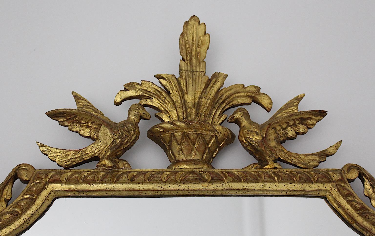 Antique Miroir mural en bois sculpté et doré ou miroir Trumeau Autriche, vers 1795 en vente 1