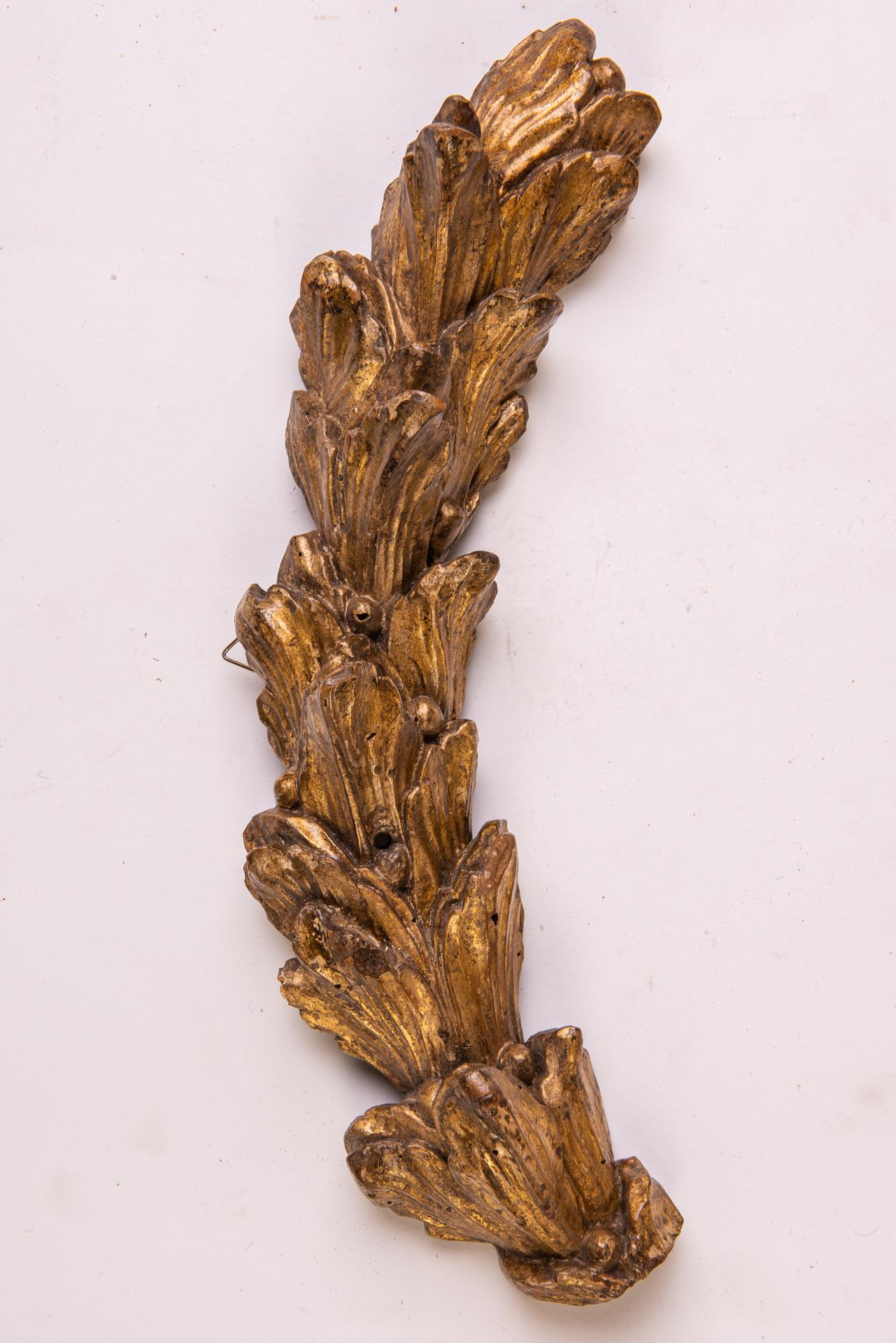 Friso antiguo de madera dorada Francés en venta