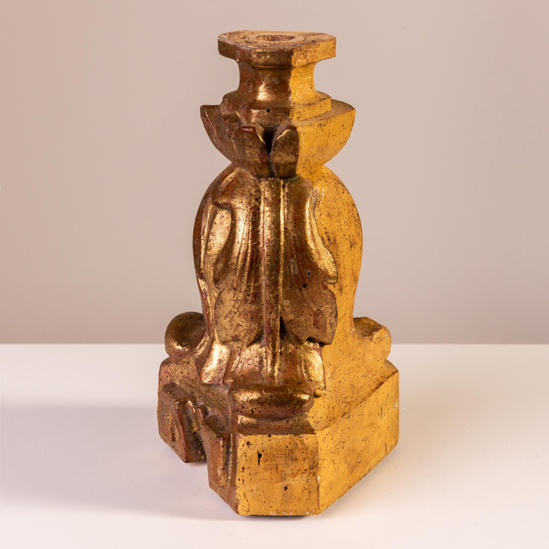 Antique gilt wooden little base Louis XVI: to use as You wish.

SN.