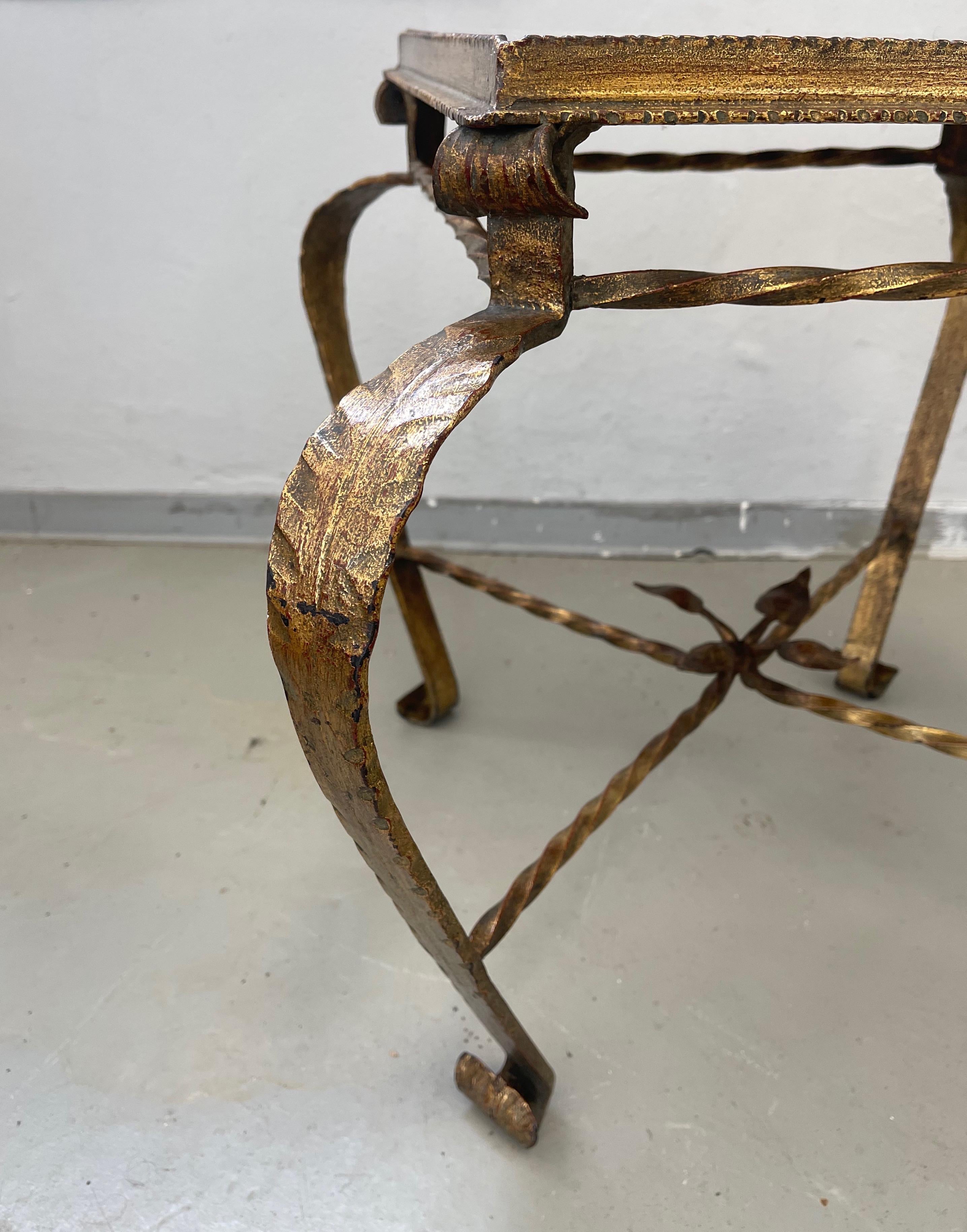 Gilt Wrought Iron Side Table with Square Red Marble Top Hollywood Regency In Good Condition For Sale In Andernach, DE