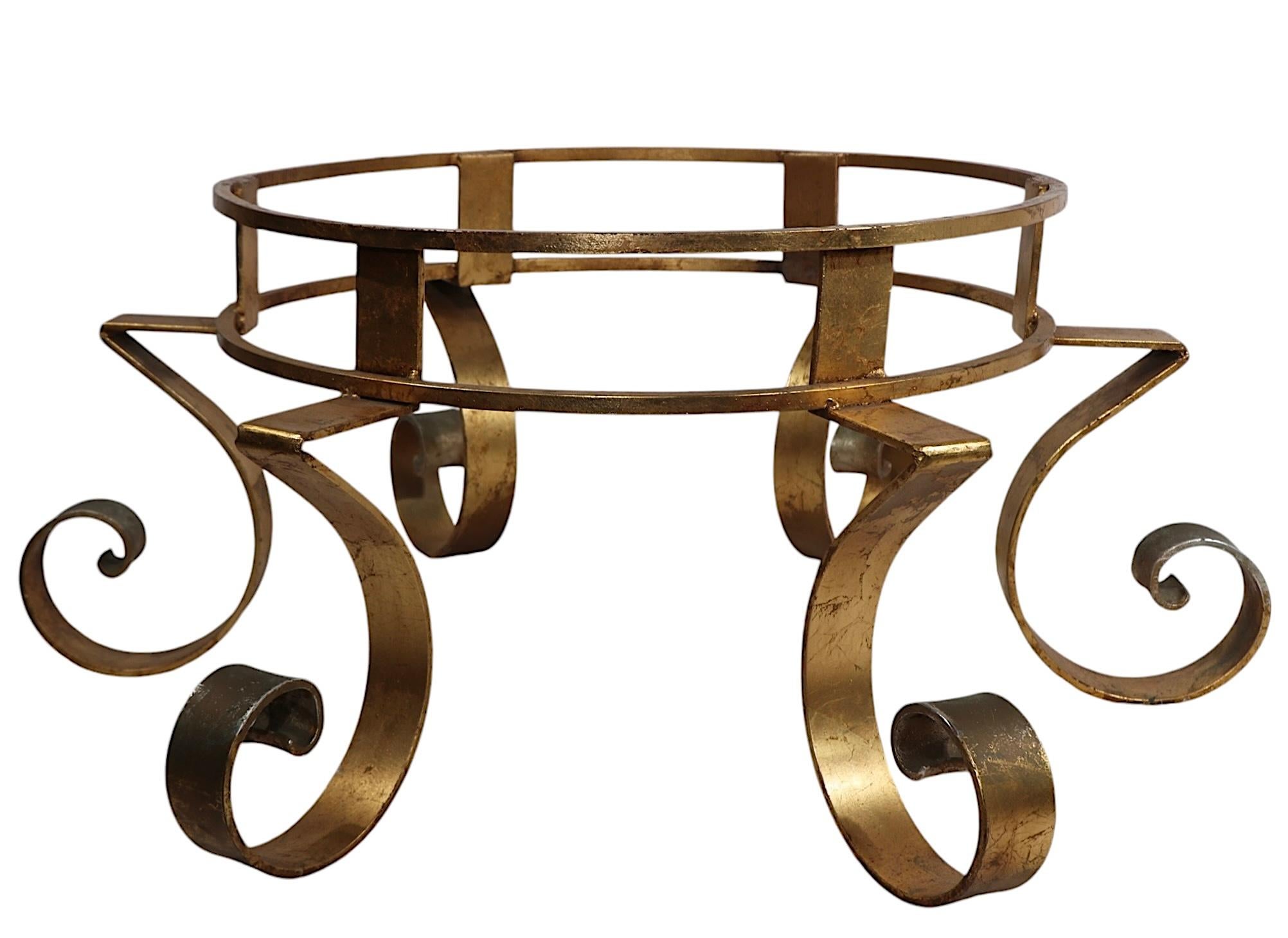 Table basse en fer forgé doré, onyx et résine écaillée dorée, d'Enzo Missoni en vente 3