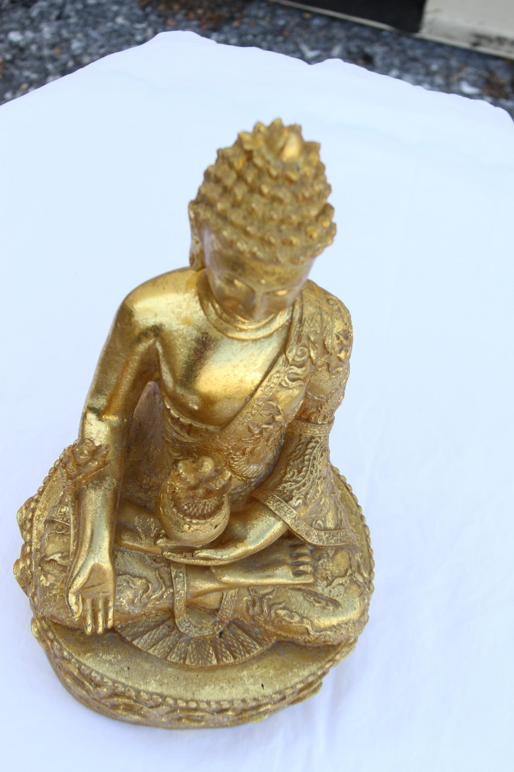 Buddha meditante in bronzo dorato In condizioni buone in vendita a Pasadena, TX