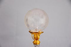 Vergoldete historische Tischlampe, ca. 1890er Jahre, mit originalem Glasschirm