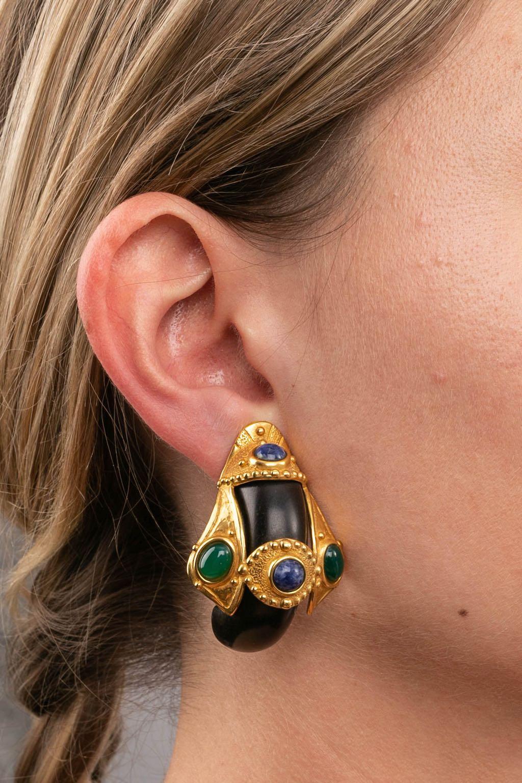 Women's Gilted Metal Clip-on Earrings with Wood, Adorned with Green, Blue Cabochons For Sale
