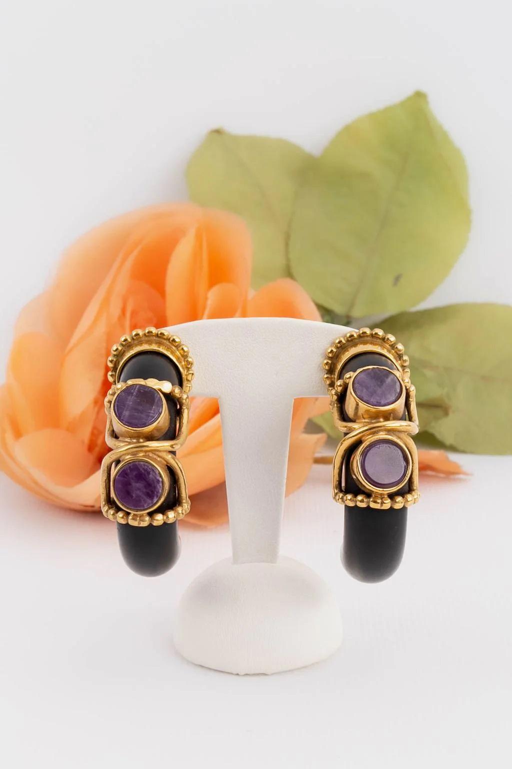 Women's Gilted Metal Clip-on Earrings with Wood and Cabochons in Amethyst Color For Sale