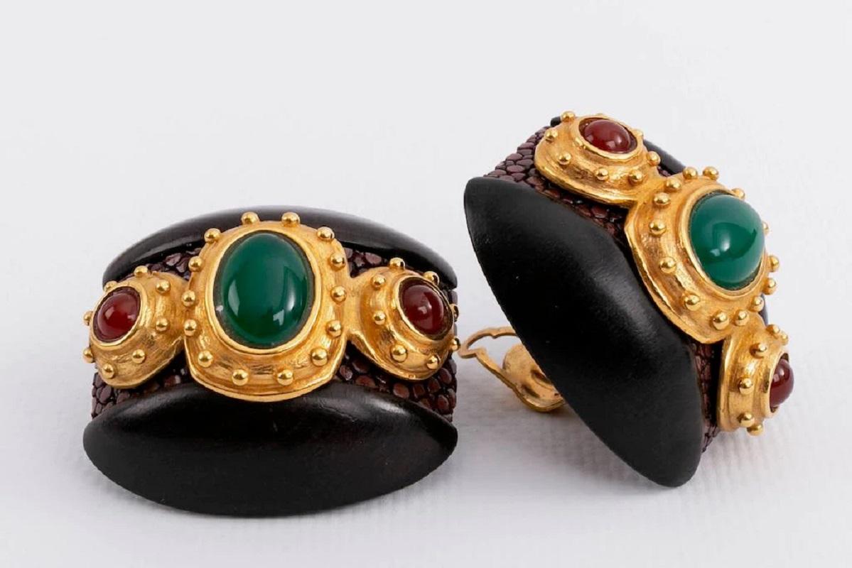 Women's Gilted Metal Clip-on Earrings with Wood and Coloured Cabochons For Sale