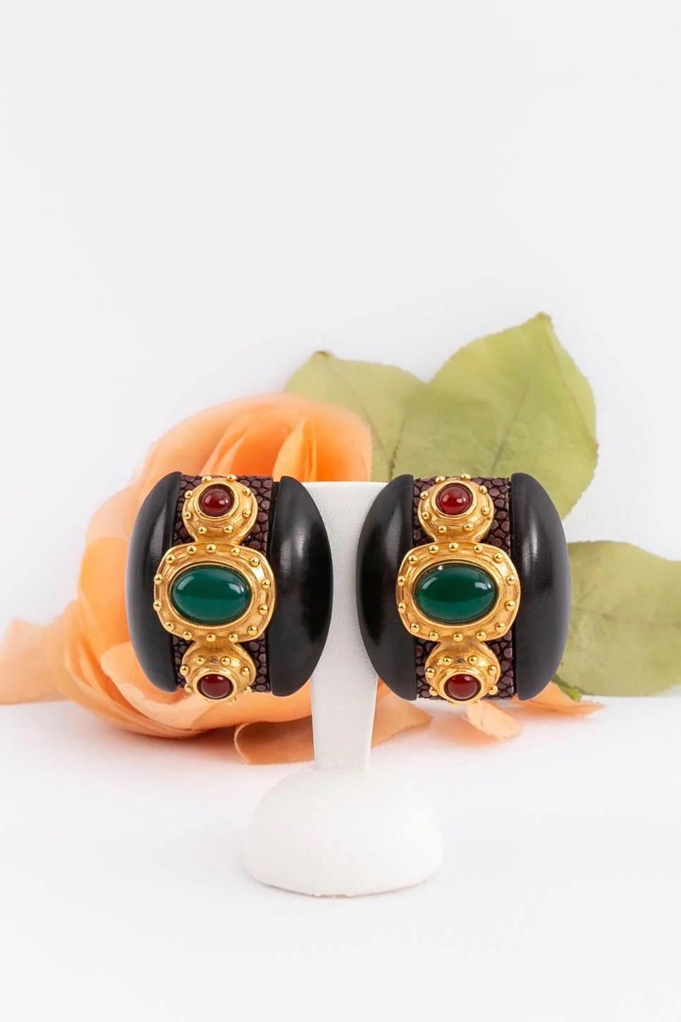 Gilted Metal Clip-on Earrings with Wood and Coloured Cabochons For Sale 1