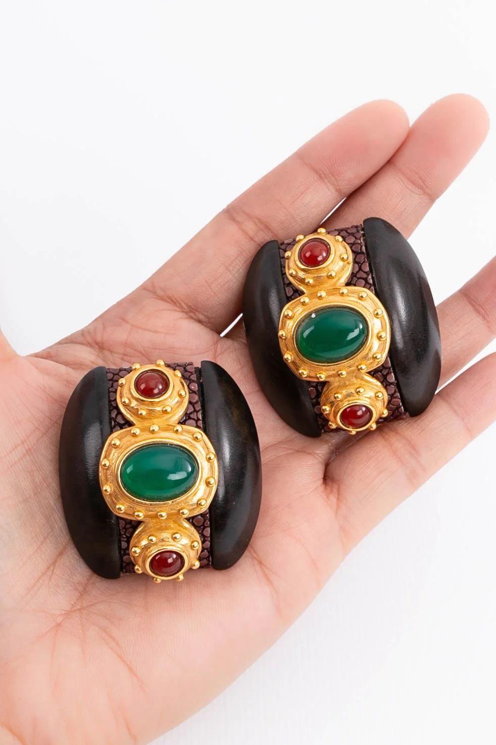 Gilted Metal Clip-on Earrings with Wood and Coloured Cabochons For Sale 2