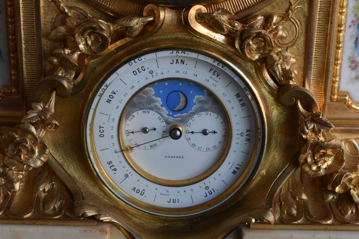 French Gilded Mantel Clock from Napoleon III Time For Sale