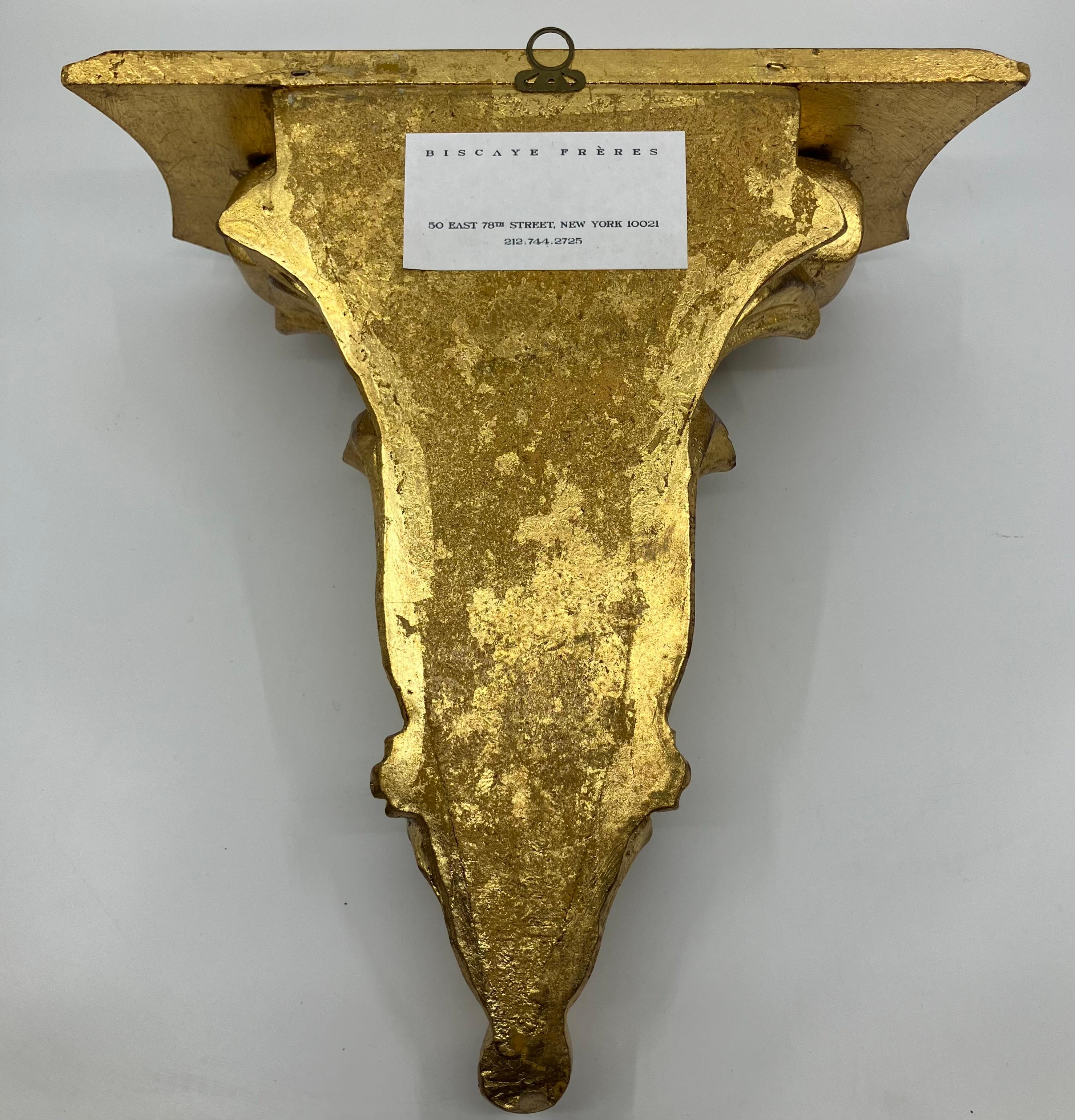 Giltwood Acanthus Leaf Wall Bracket For Sale 1
