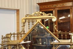 Giltwood American Victorian Beveled Mirror Etagere Display Shelf Circa 1880s