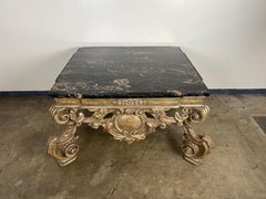 Mesa de centro de madera dorada y mármol ebonizado de Brustlin Workshop, Los Ángeles