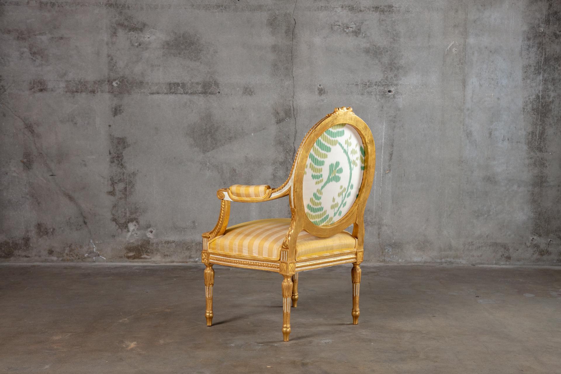 Giltwood Armchairs Upholstered in Yellow Striped Fabric In Good Condition For Sale In Los Angeles, CA