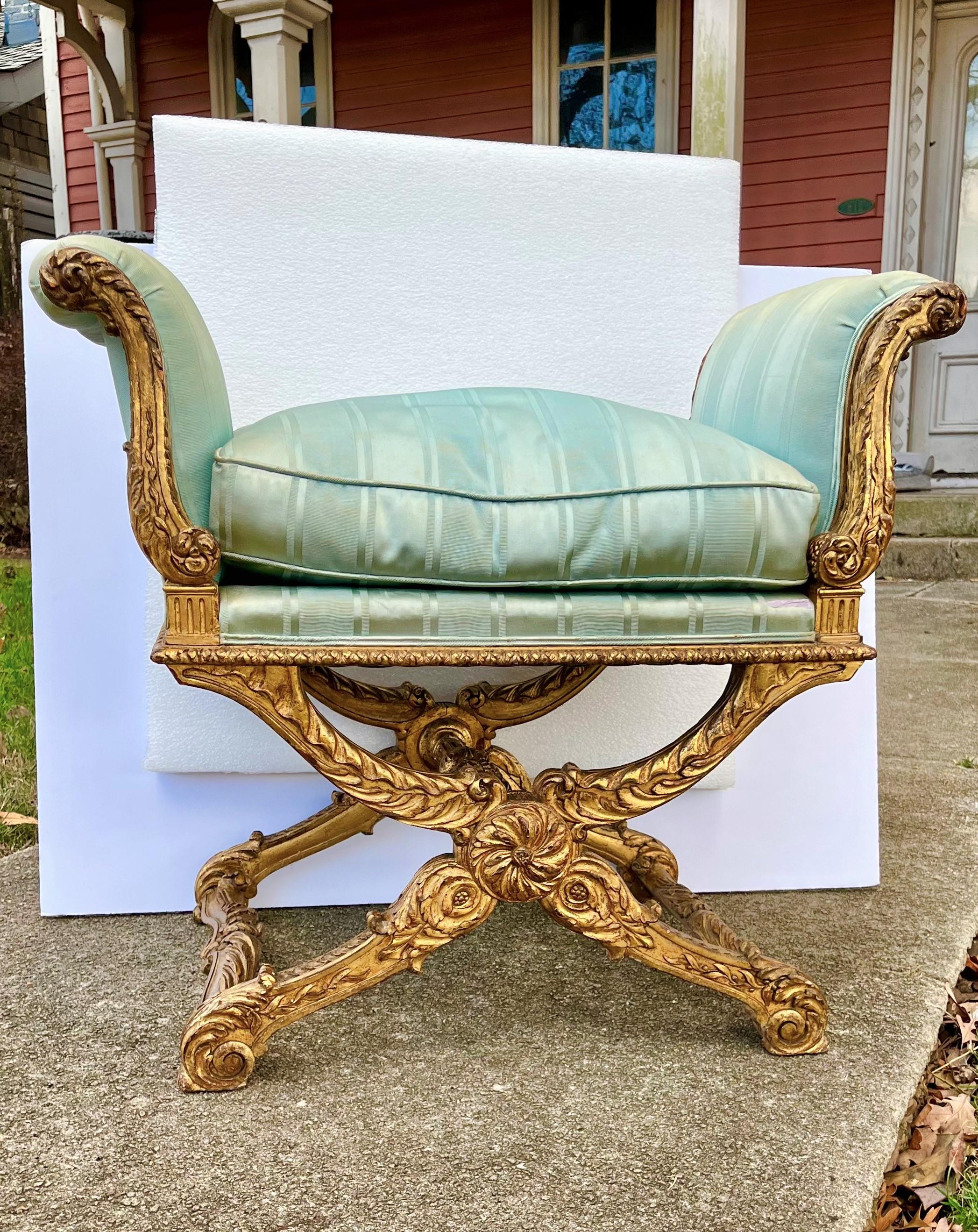 Giltwood Bench or Window Seat in Louis XV Style For Sale 1