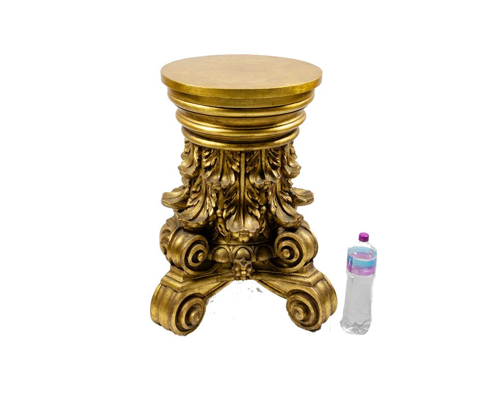 Giltwood Carved Capital Pedestal Base, 19th Century In Fair Condition For Sale In Lisbon, PT