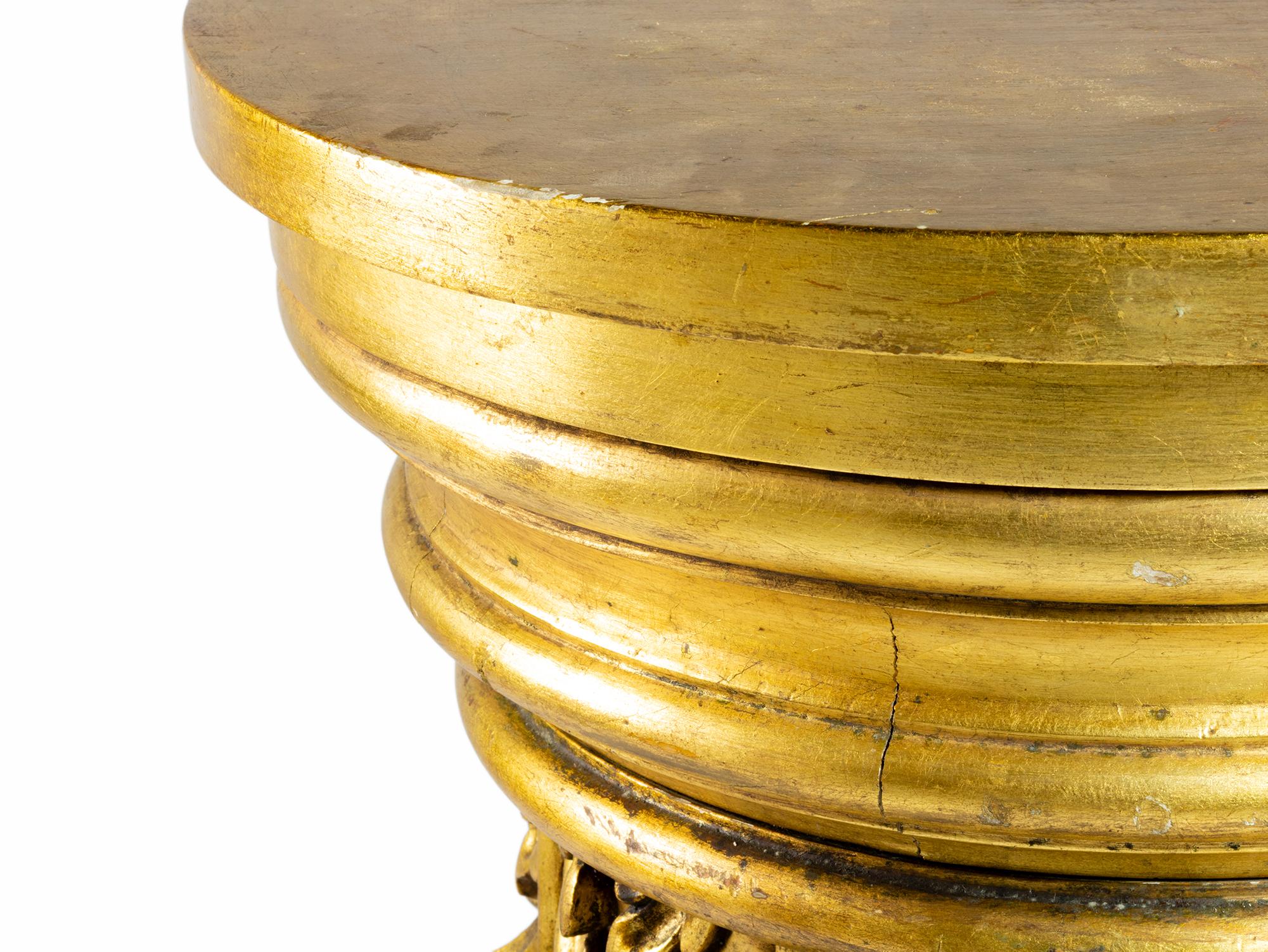 Giltwood Carved Capital Pedestal Base, (19th Century) In Good Condition For Sale In Lisbon, PT