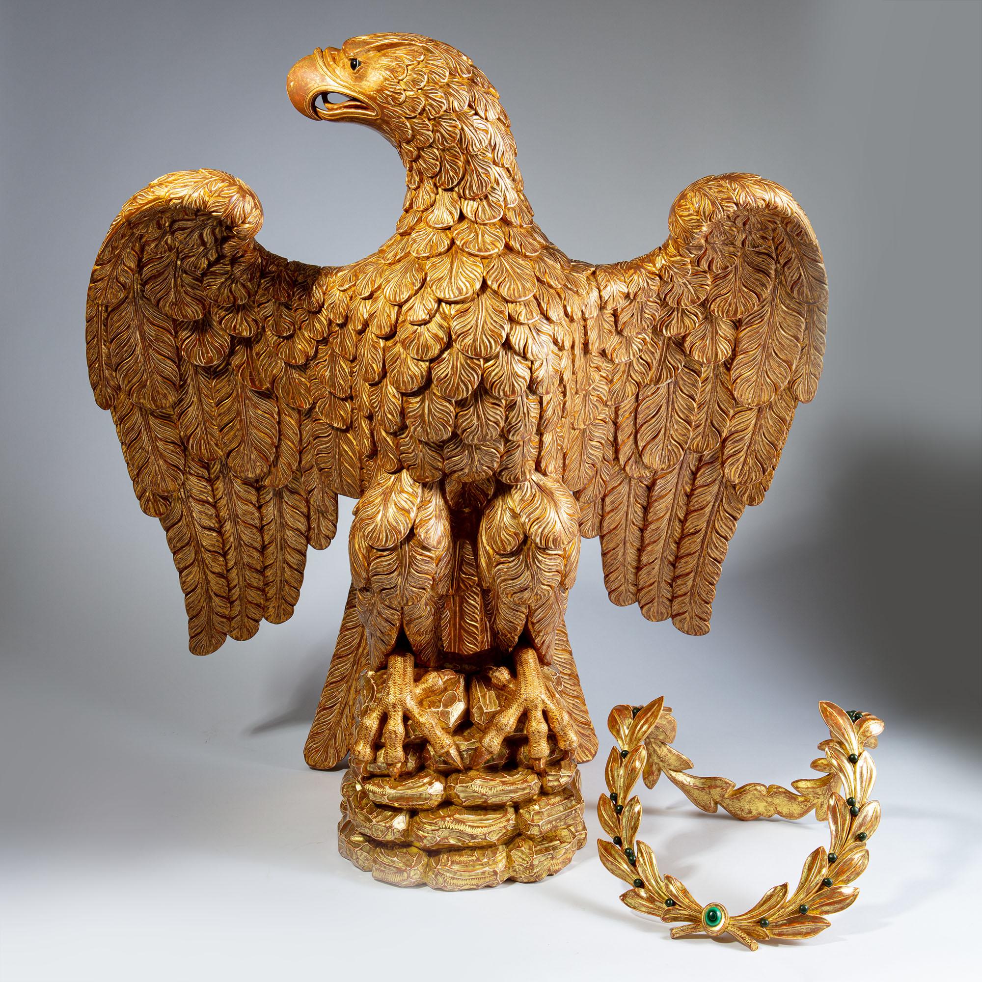 Geschnitzter Adler aus Giltwood auf kannelierter Marmorsäule aus Verde Antico im Angebot 4