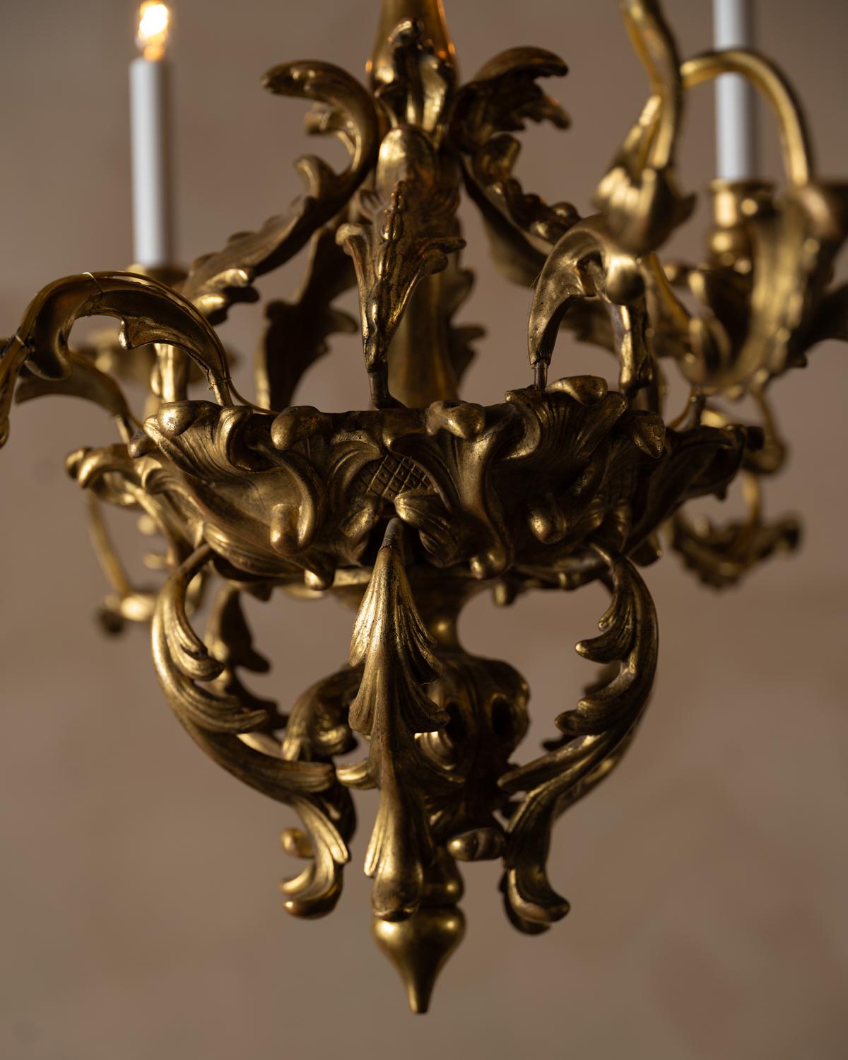 Legno dorato Lampadario Giltwood in vendita