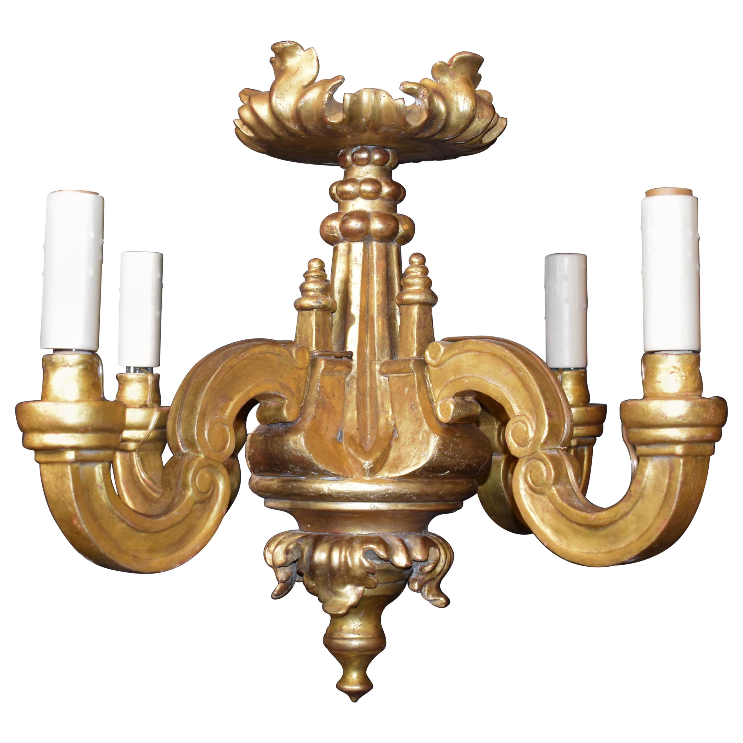 Giltwood-Kronleuchter im Angebot