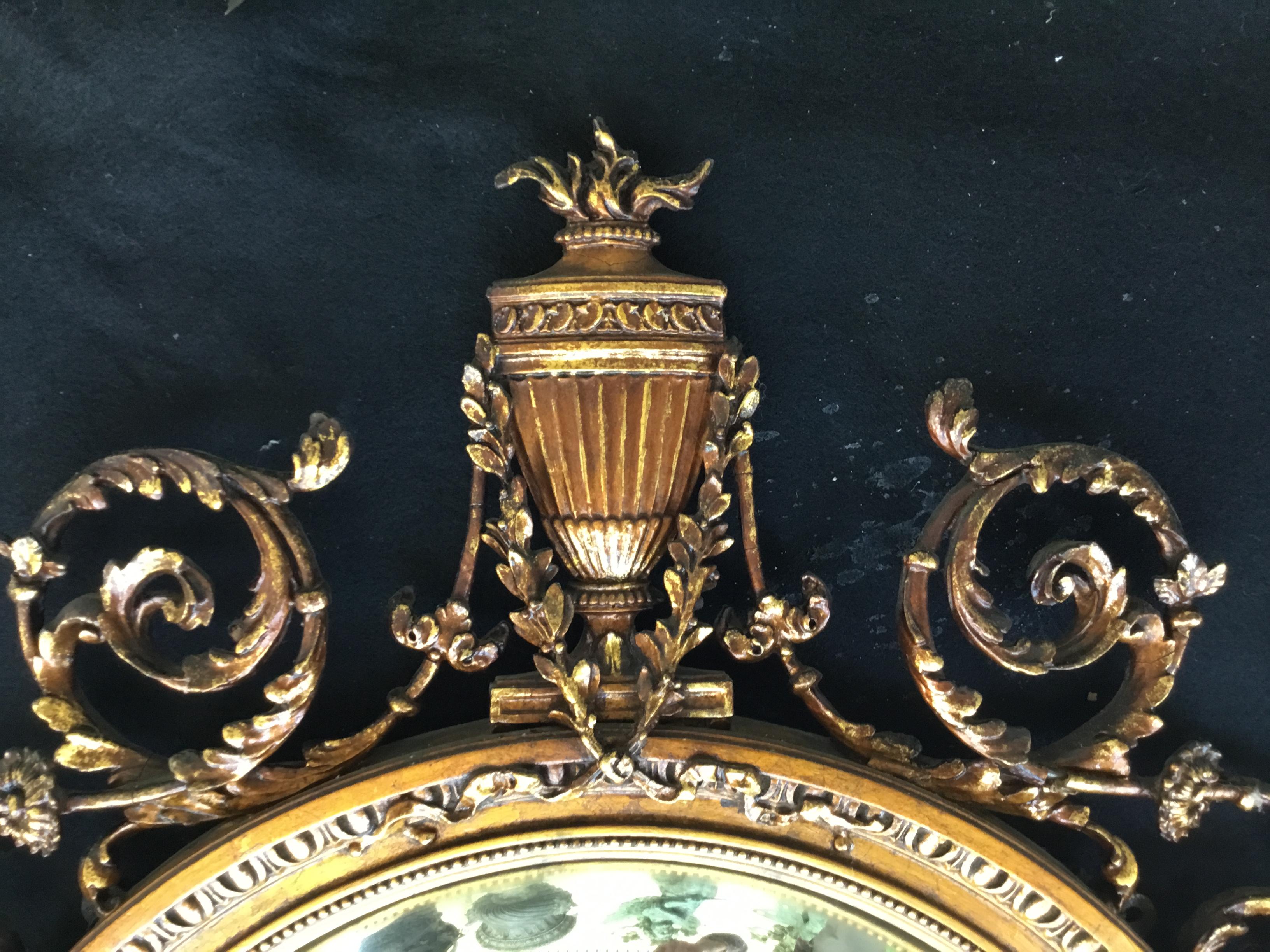 Convex-Spiegel aus vergoldetem Holz:: 19. Jahrhundert mit neoklassizistischer Verzierung im Zustand „Gut“ im Angebot in Houston, TX