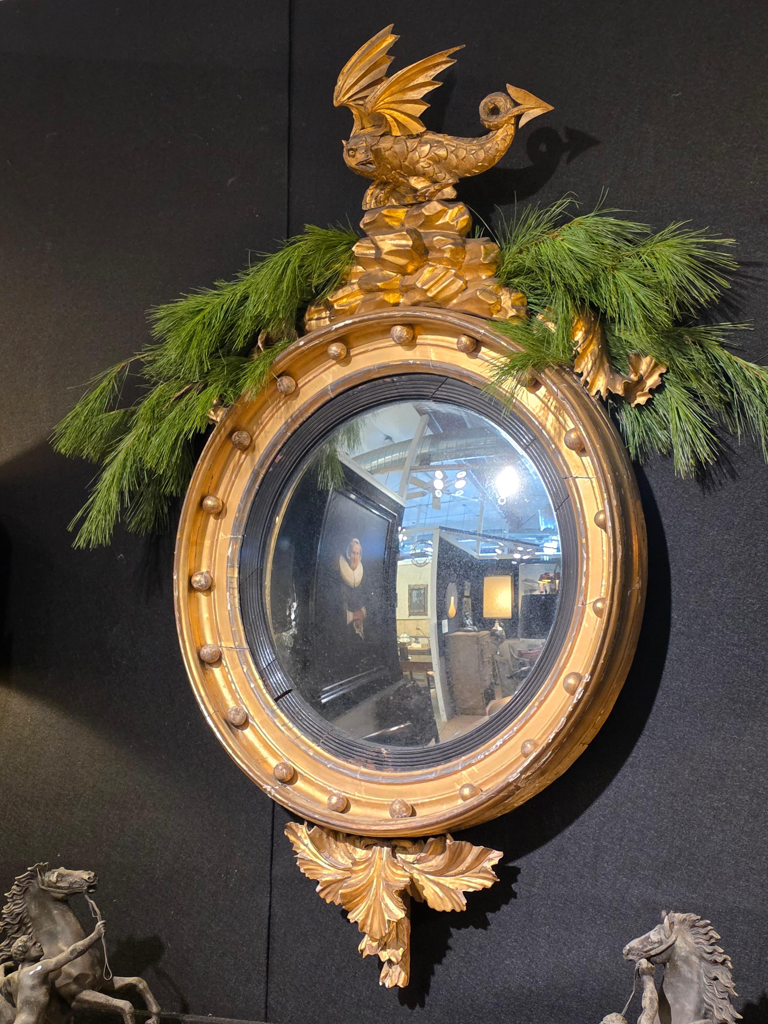 Espejo convexo de madera dorada Siglo XIX en venta 7