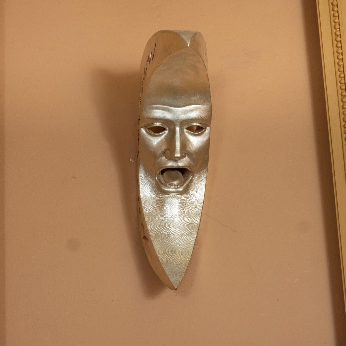 Giltwood Crescent Moon Wall Sculpture by Carlos Villegas In Excellent Condition For Sale In Tarrytown, NY