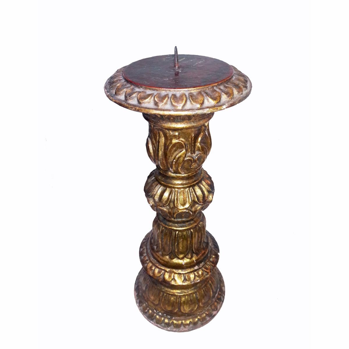 Dekorativer Kerzenständer aus vergoldetem Holz (Ende des 20. Jahrhunderts) im Angebot