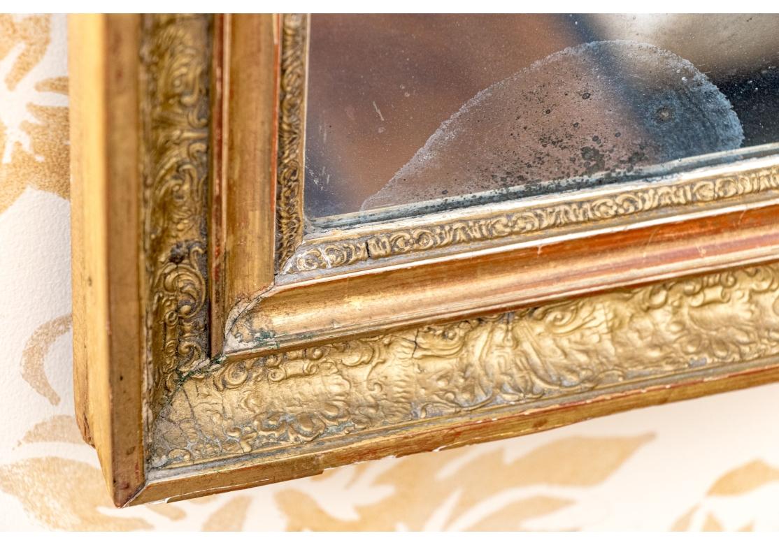 XIXe siècle Miroir Trumeau encadré de bois doré avec scène pastorale, vers 1800 1800 en vente