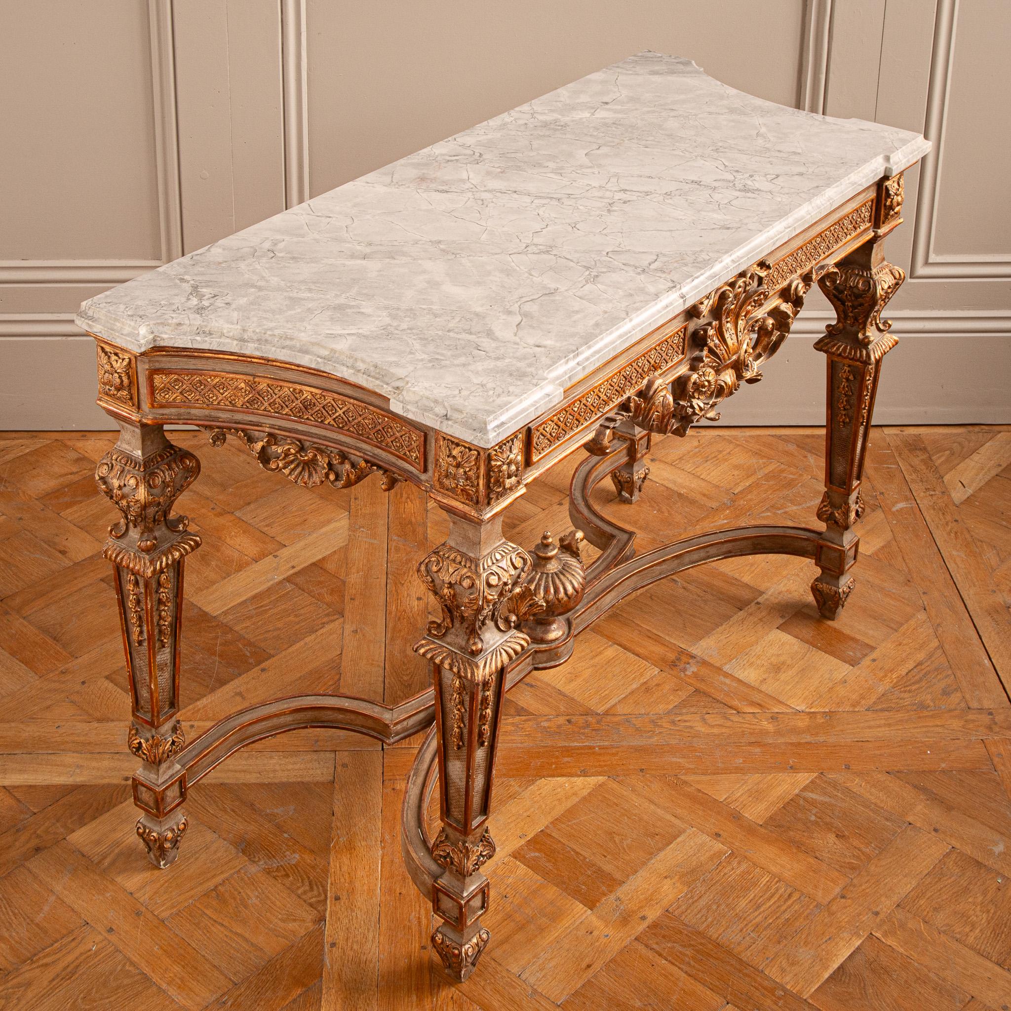 Französische Konsole aus vergoldetem Holz im Louis XIV.-Stil, hergestellt von La Maison London im Angebot 4
