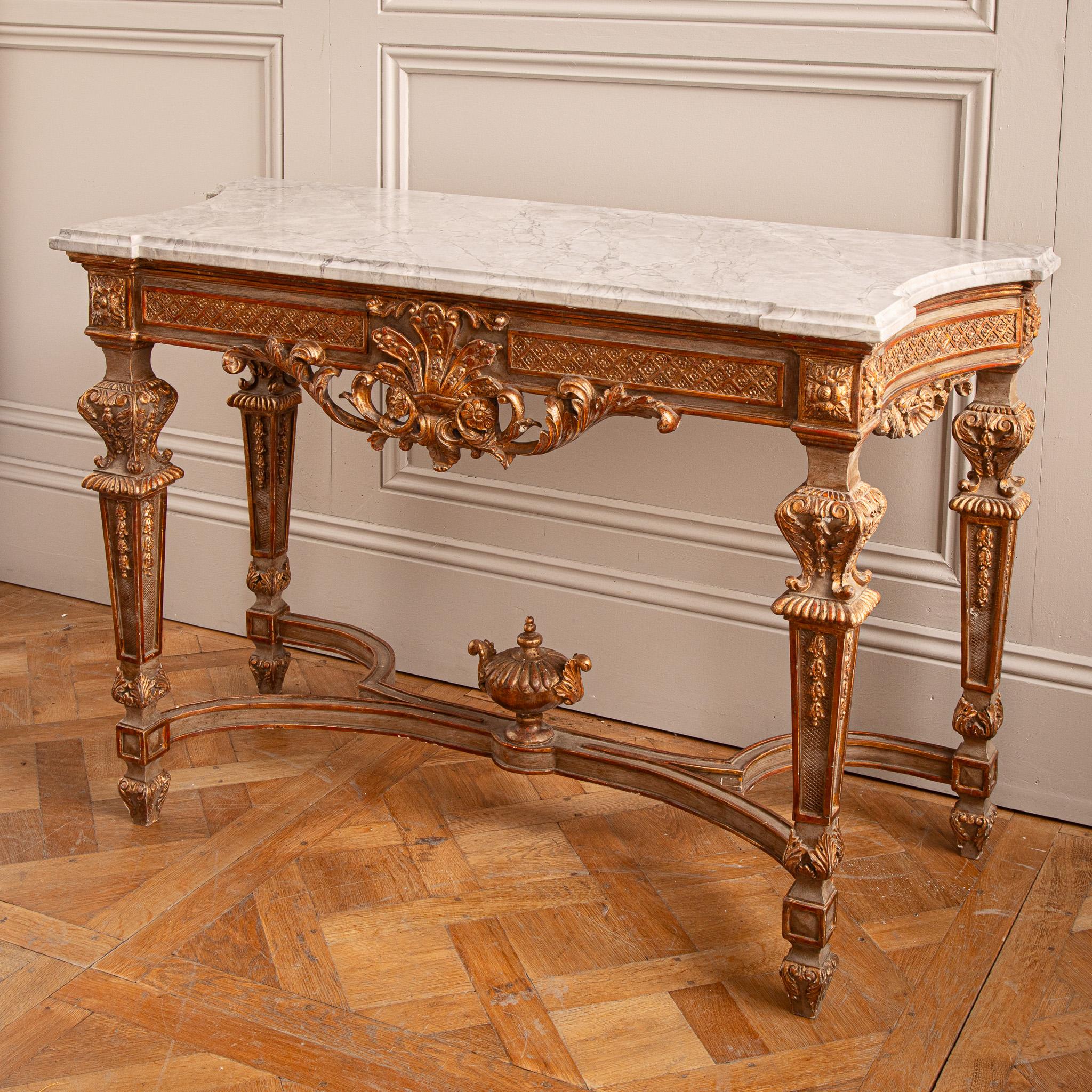 Französische Konsole aus vergoldetem Holz im Louis XIV.-Stil, hergestellt von La Maison London im Angebot 5
