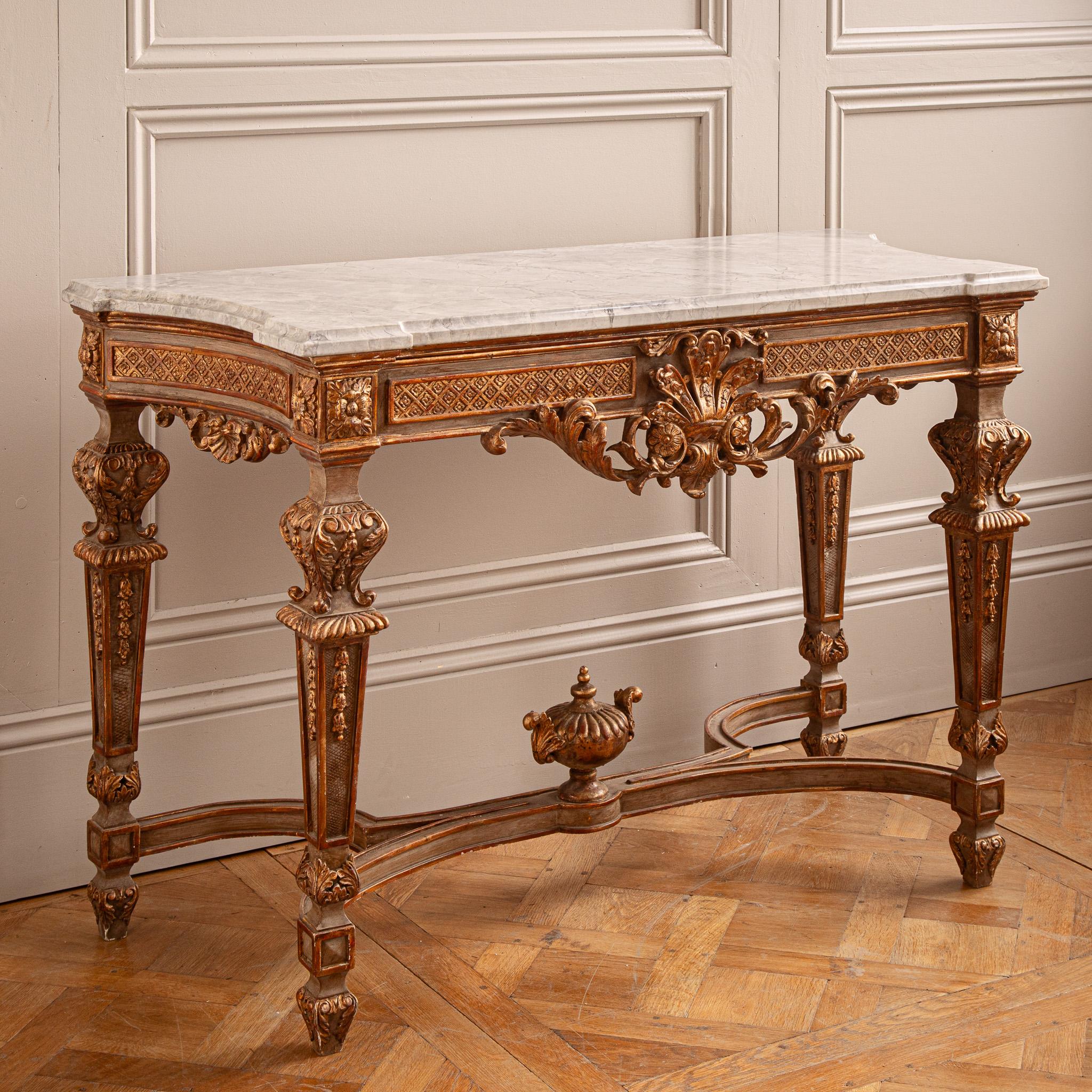 Französische Konsole aus vergoldetem Holz im Louis XIV.-Stil, hergestellt von La Maison London im Angebot 9