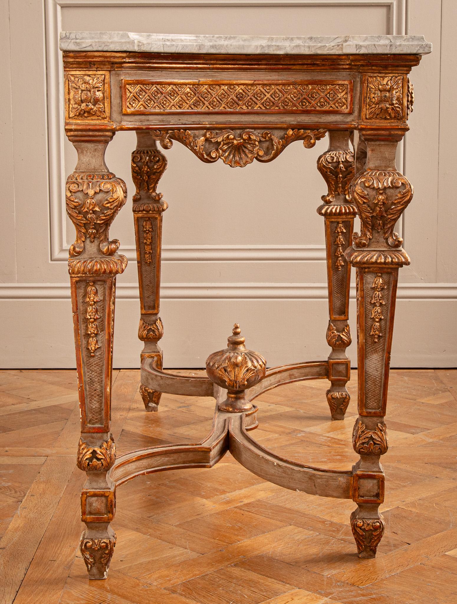 Französische Konsole aus vergoldetem Holz im Louis XIV.-Stil, hergestellt von La Maison London (Englisch) im Angebot